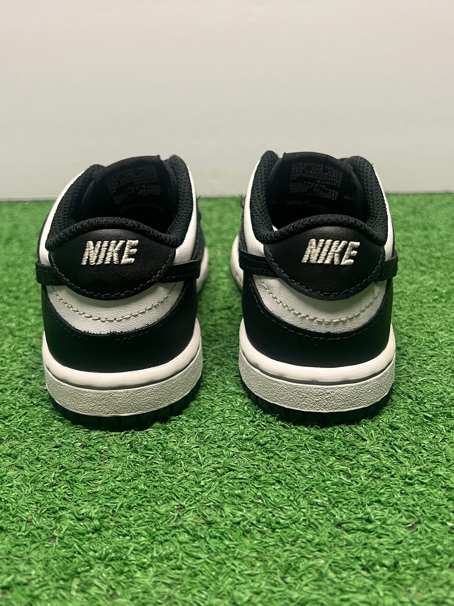 Kids Nike Dunk Low Panda Size 9c