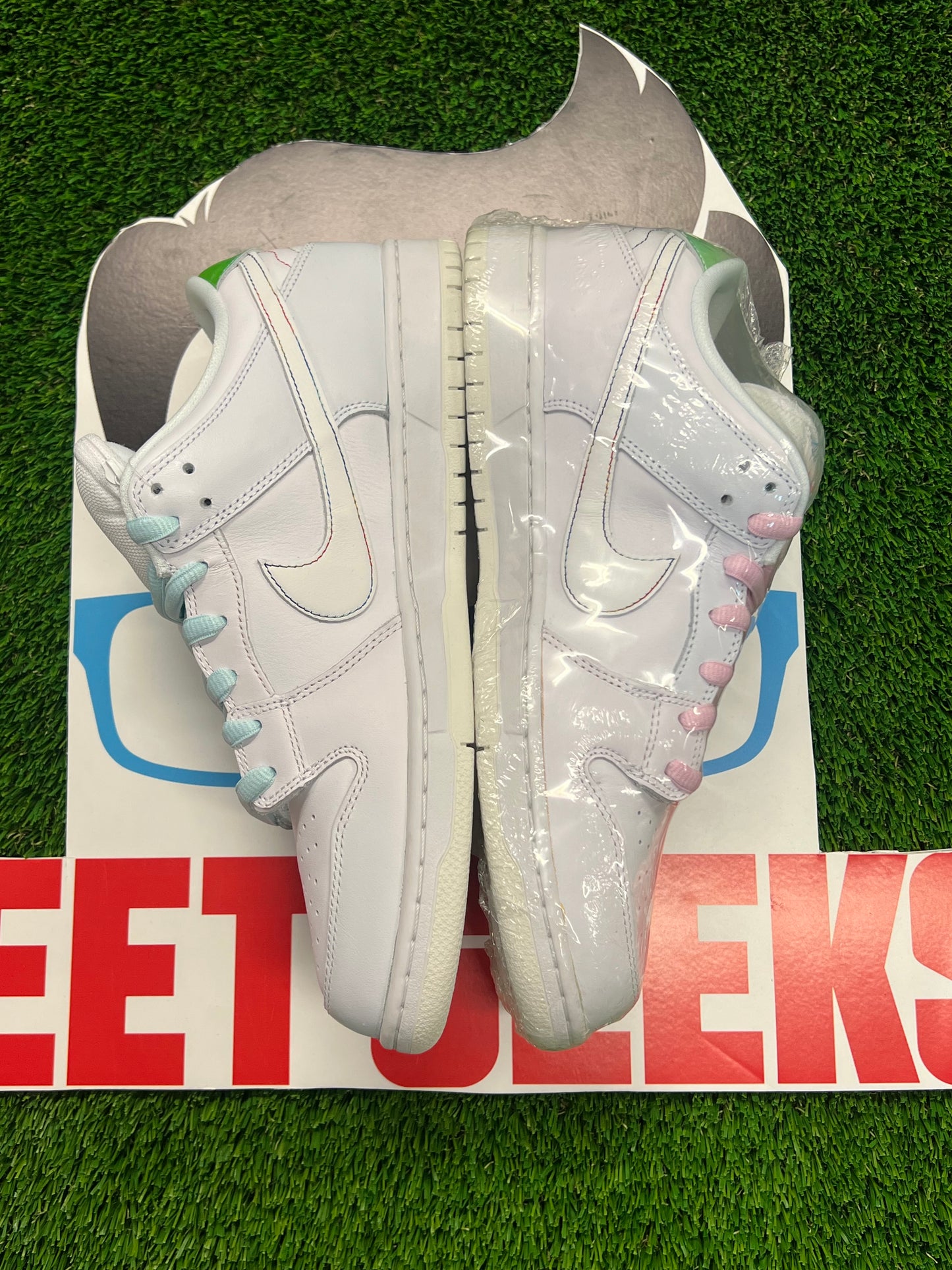 Men’s Nike SB Dunk Low Be True Brand New