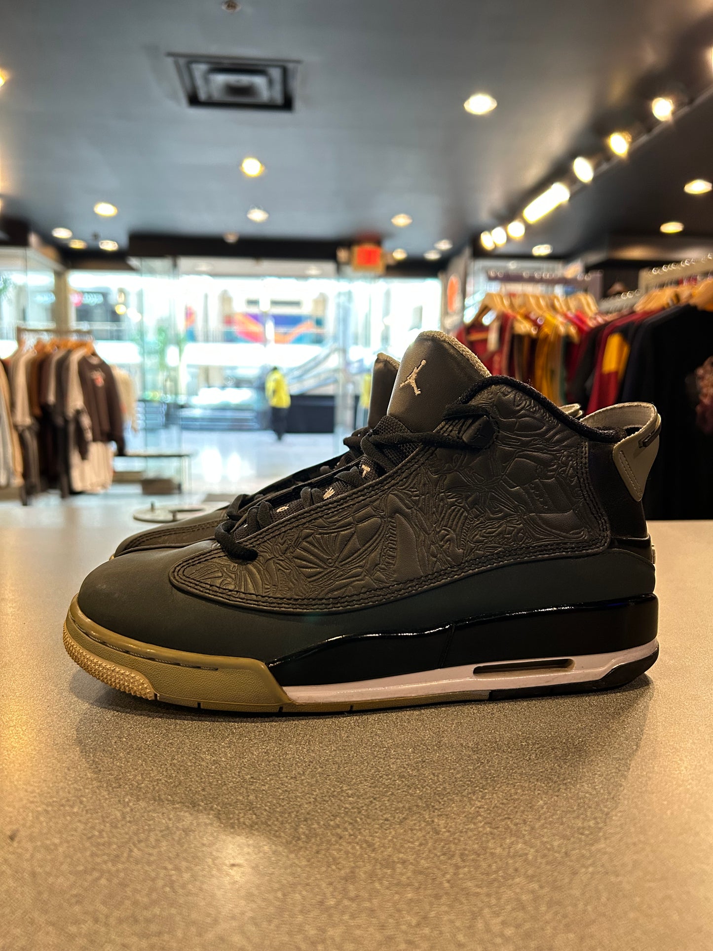 Nike Air Jordan Beater Box size 7y