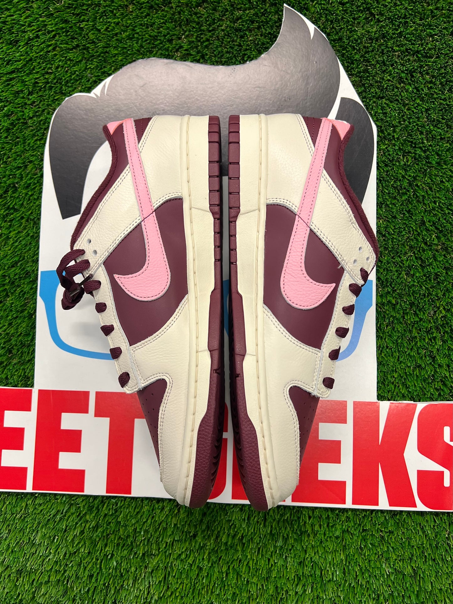 Men’s Nike Dunk Low Valentines Day Brand New
