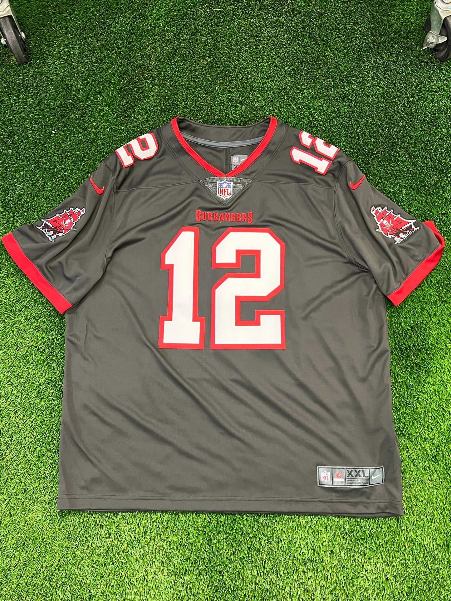 Men’s NFL #12 Tom Brady Jersey Size XXL