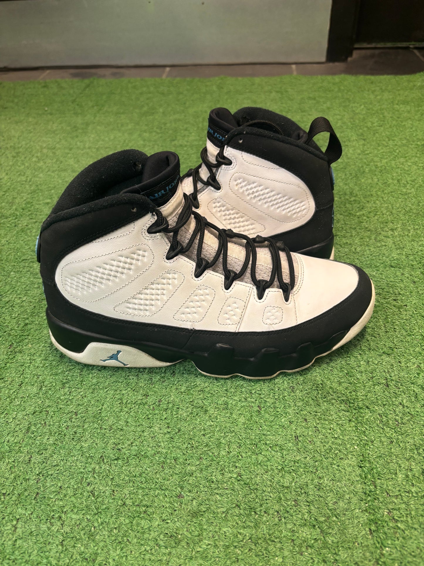 Air Jordan 9 University Blue Size 9.5 Mens $150