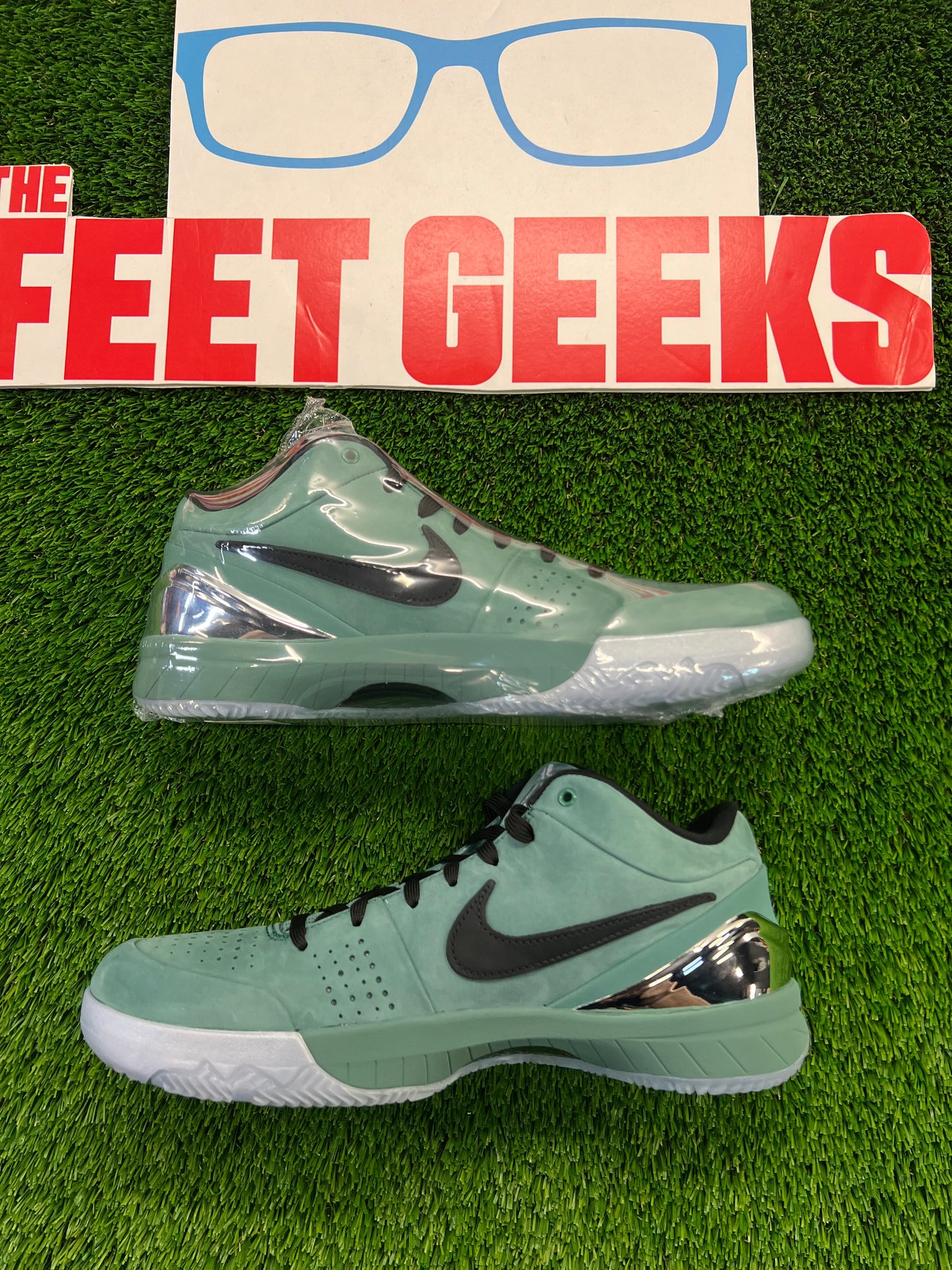 Men’s Kobe 4 Girl Dad Brand New Shoes Size 9.5 and 10