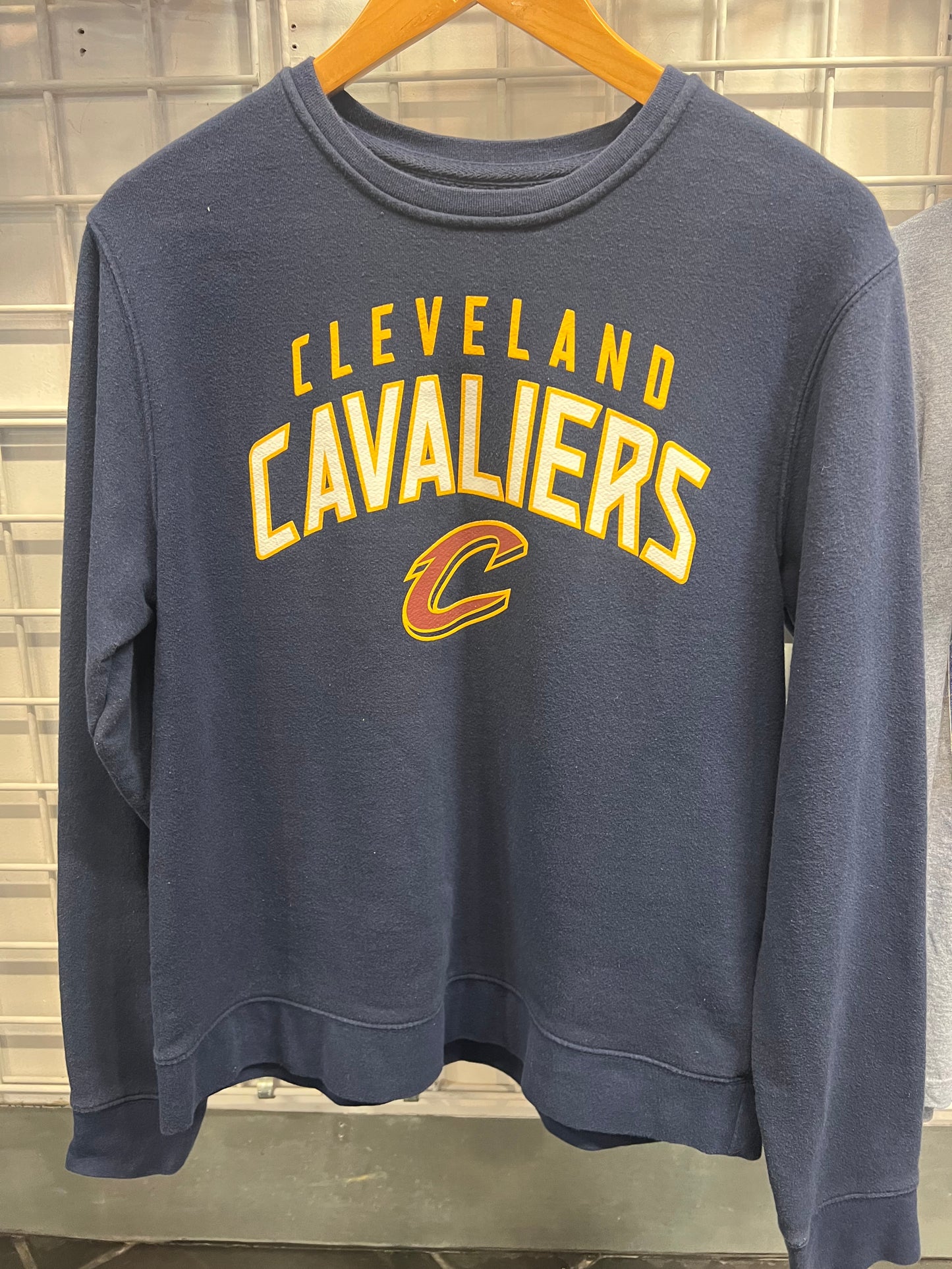 Men’s Fanatics Cavs Crewneck Size Medium