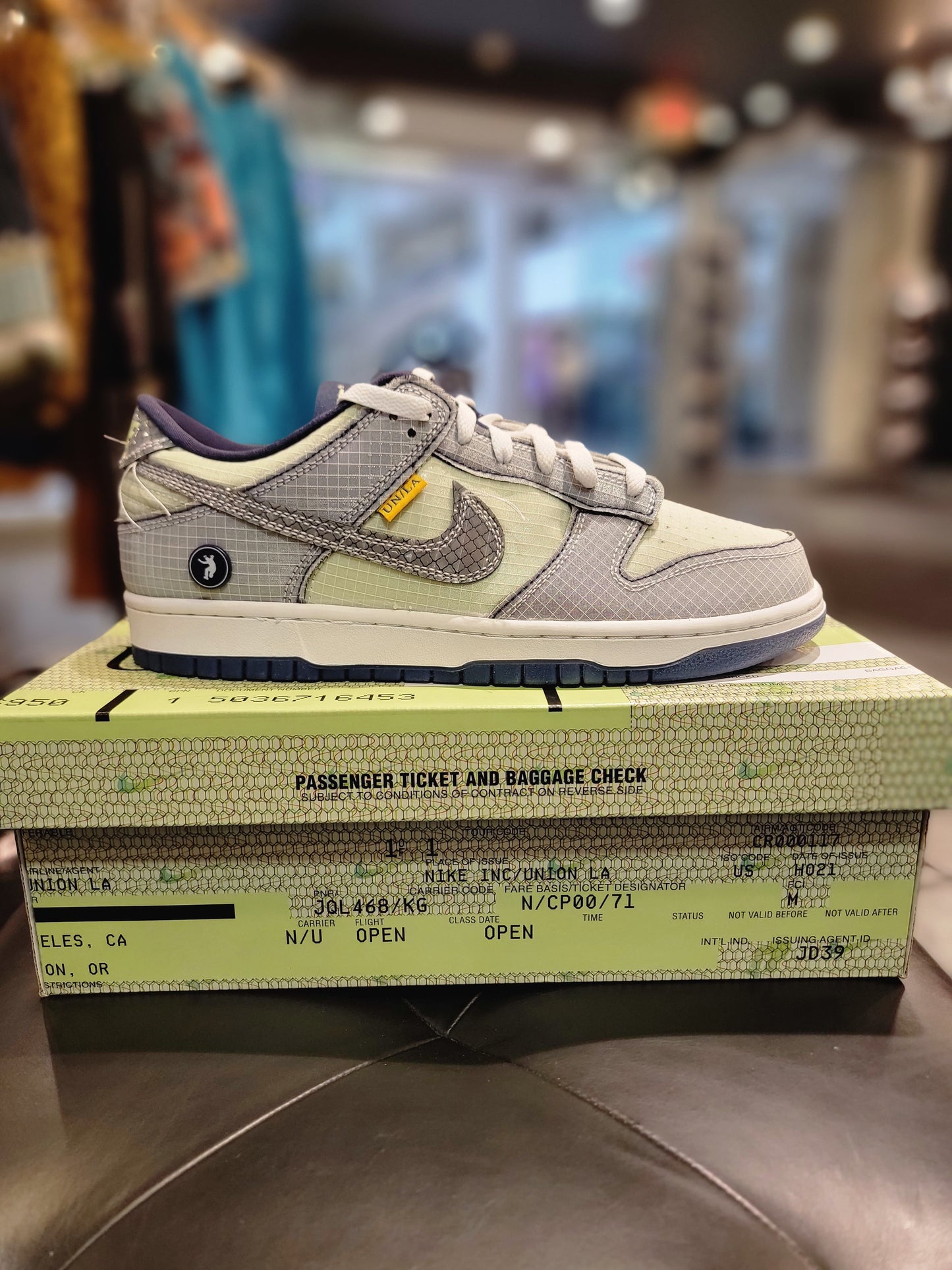 Men’s Nike Dunk Low Union Passport Shoes