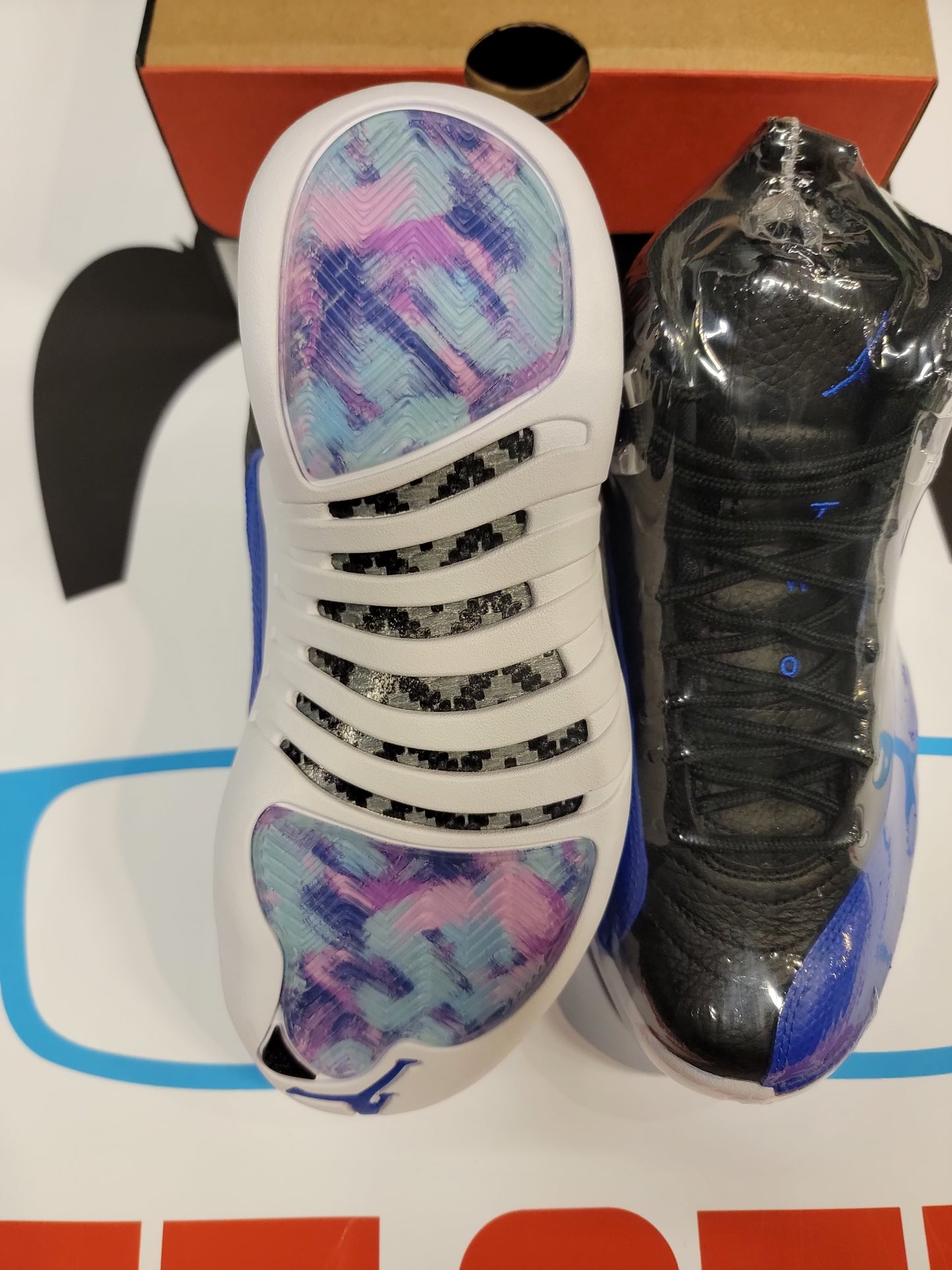 Womens Air Jordan 12 Retro Hyper Royal size 6W