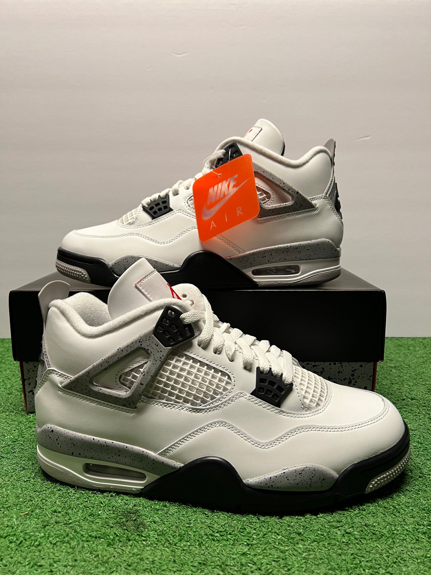 Men’s Air Jordan 4 White Cement Size 10