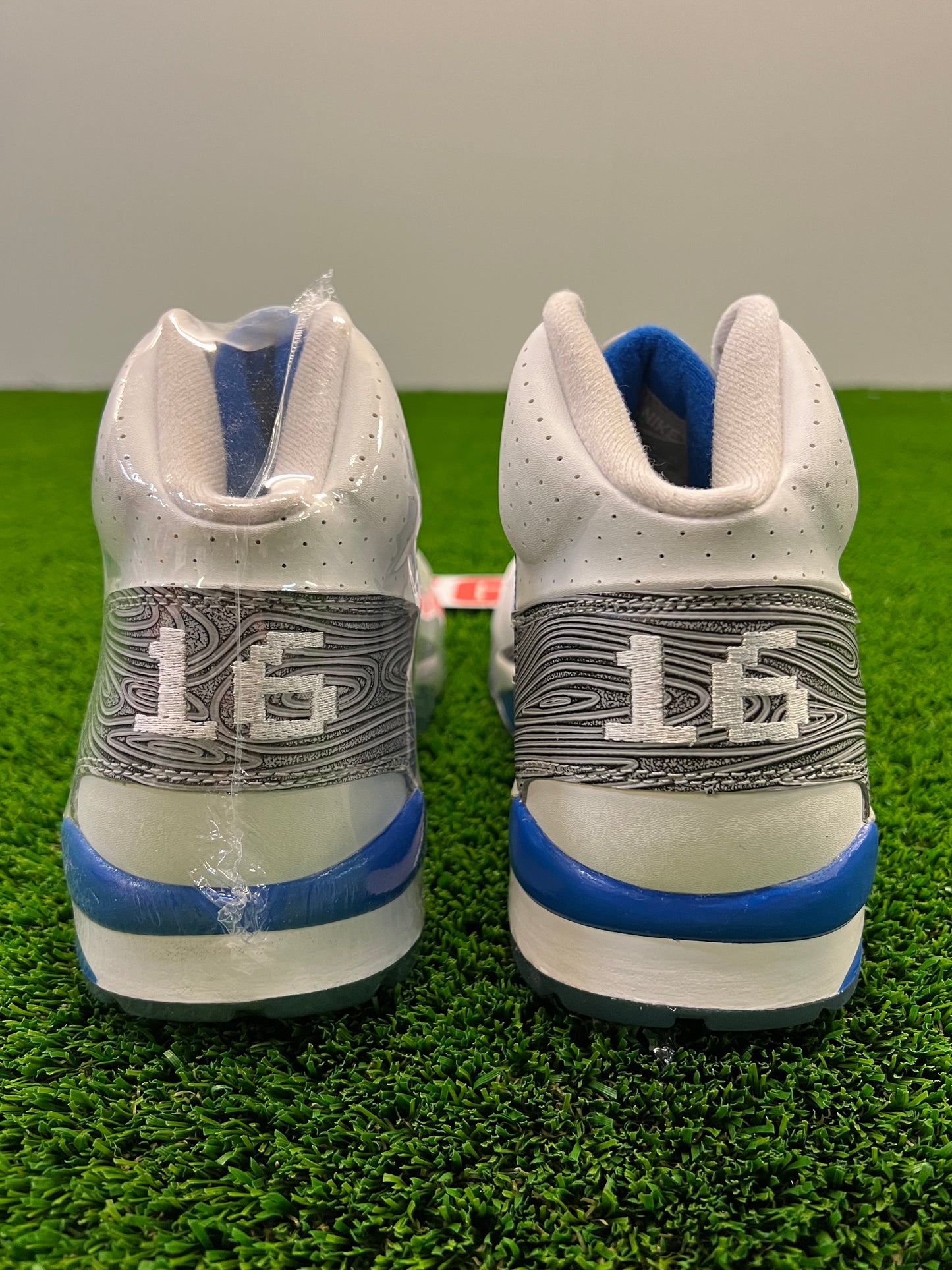 Men’s Nike Air Trainer Bo Jackson Broken Bats