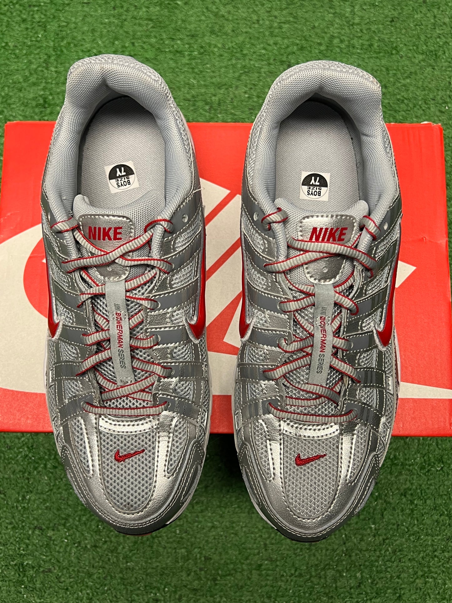 Gradeschool Nike P-6000 Size 7 Pre-Owned