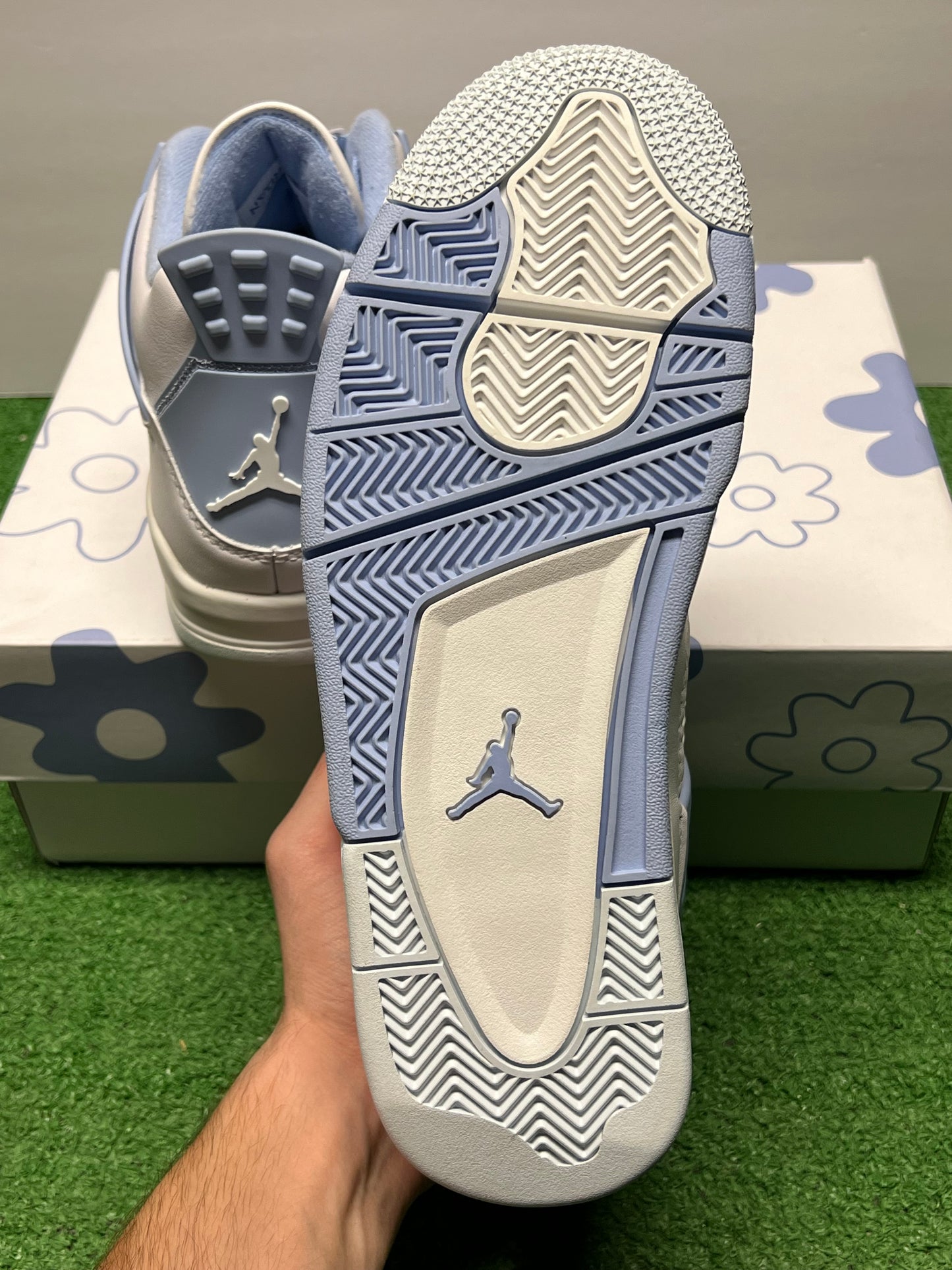 Women’s Air Jordan 4 Forget Me Not Size 10.5 Brand New