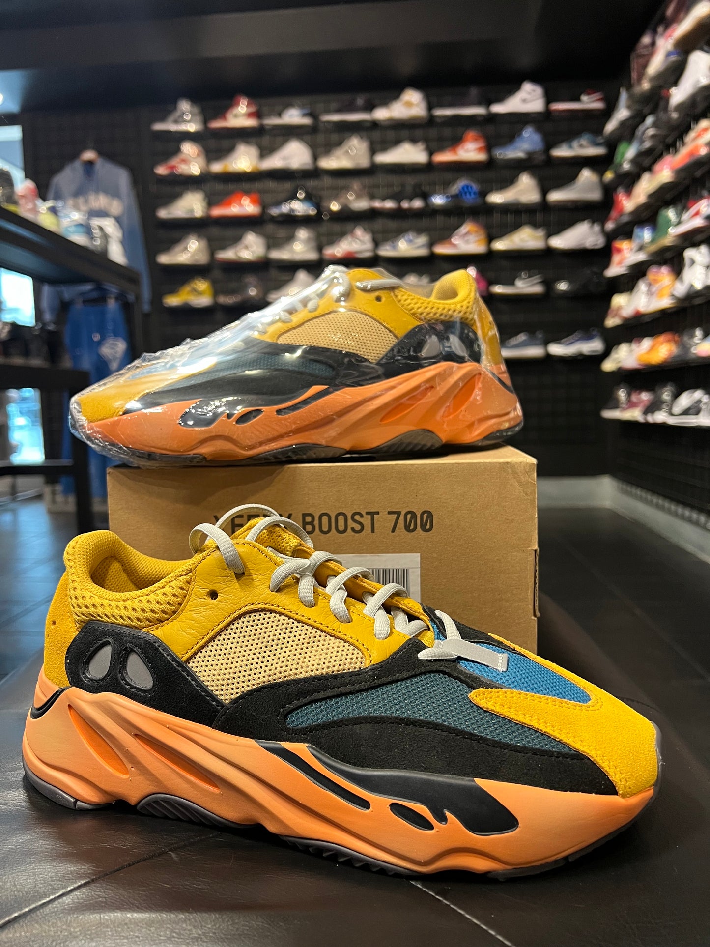 Men’s Adidas Yeezy 700 Sun Brand New Shoes $380