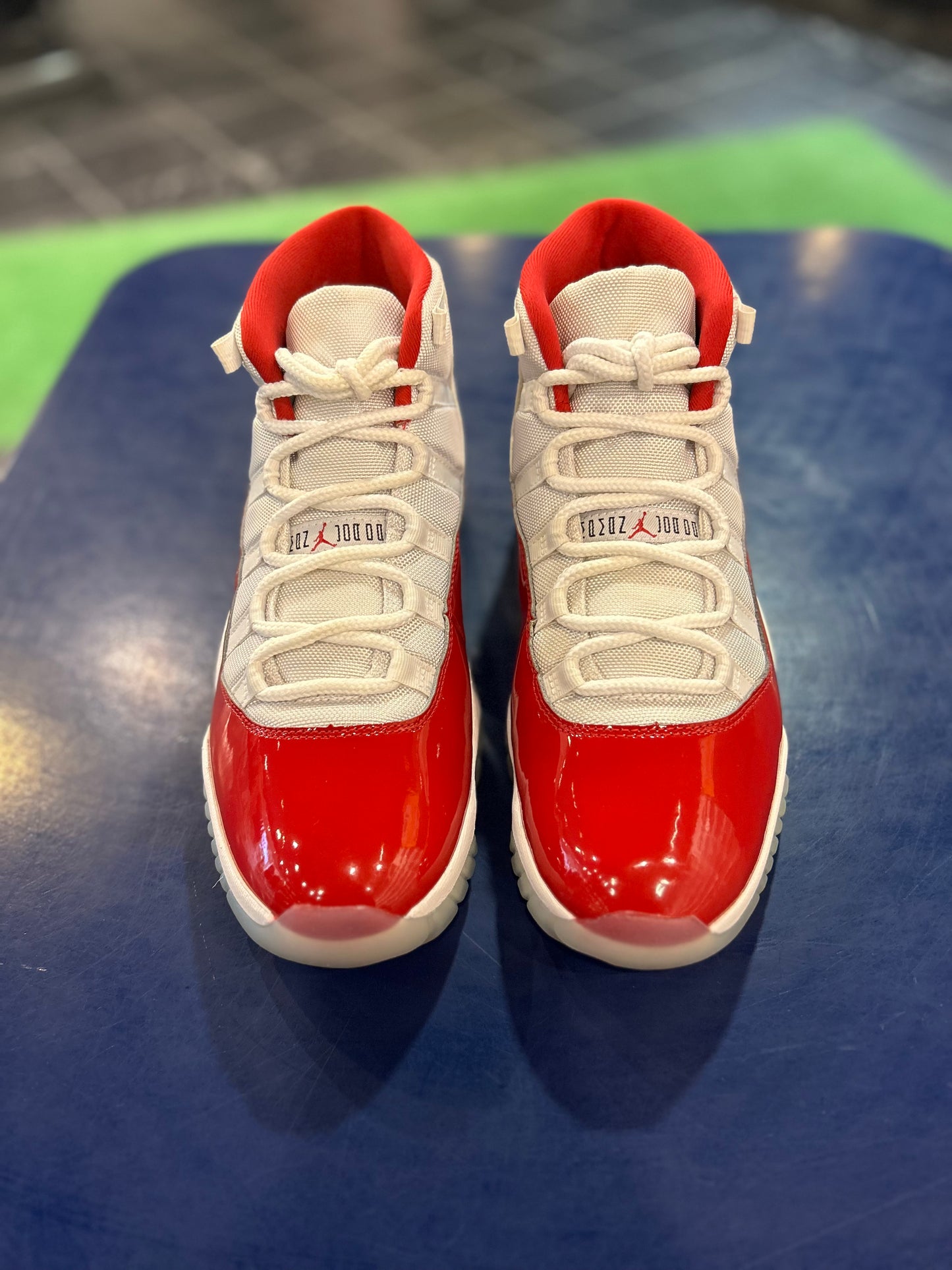 Air Jordan 11 Retro Cherry size 10.5 Men Shoes