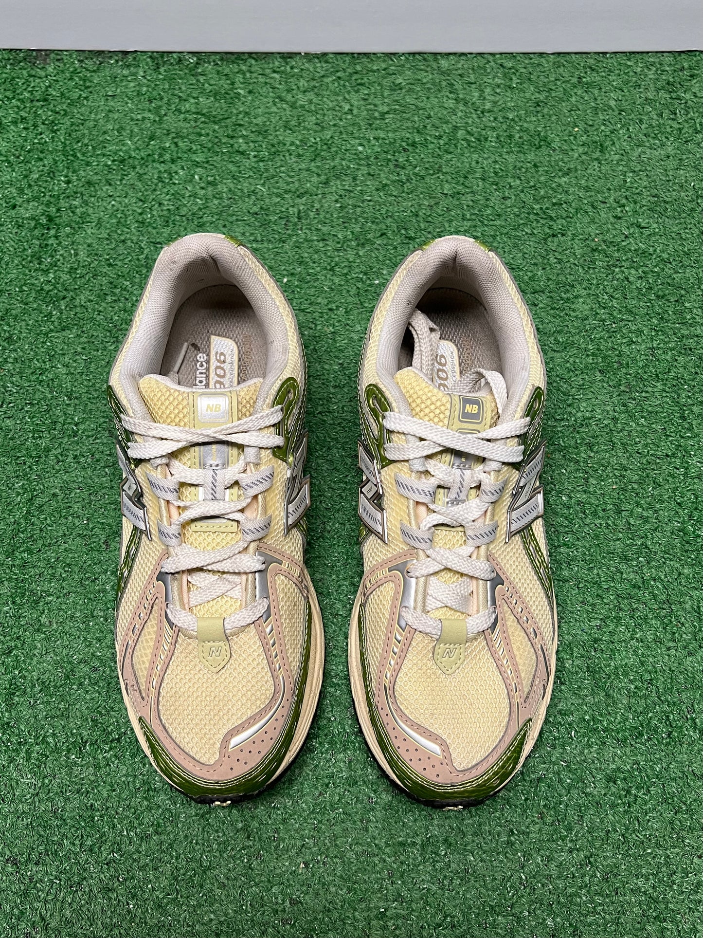 Gradeschool New Balance 1906r Size 7