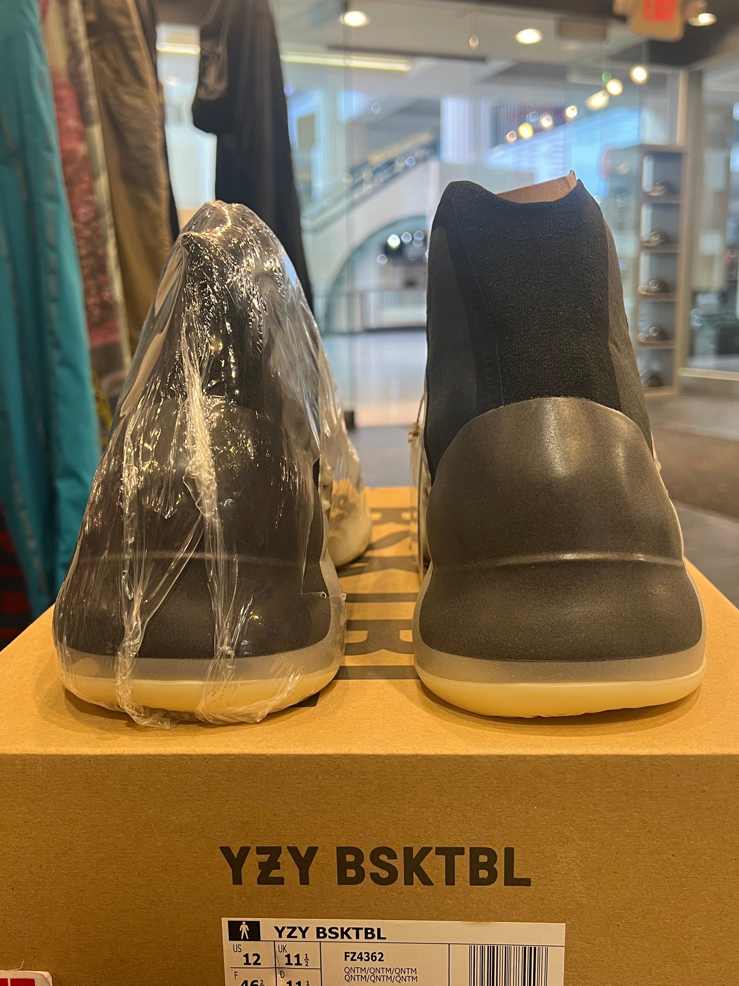 Men’s Adidas Yeezy Basketball Quantum men shoes new with box