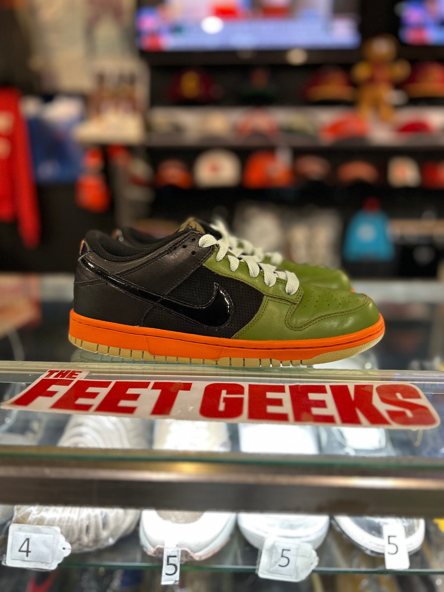 Nike Dunk Low Green Mandarin Size 7.5 Men Shoes