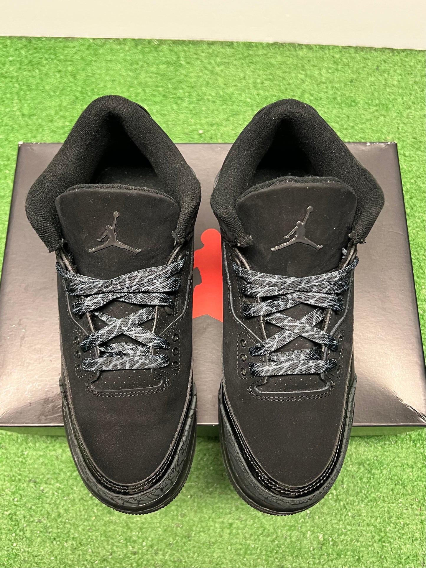 Gradeschool Air Jordan 3 Black Cat Size 5.5y