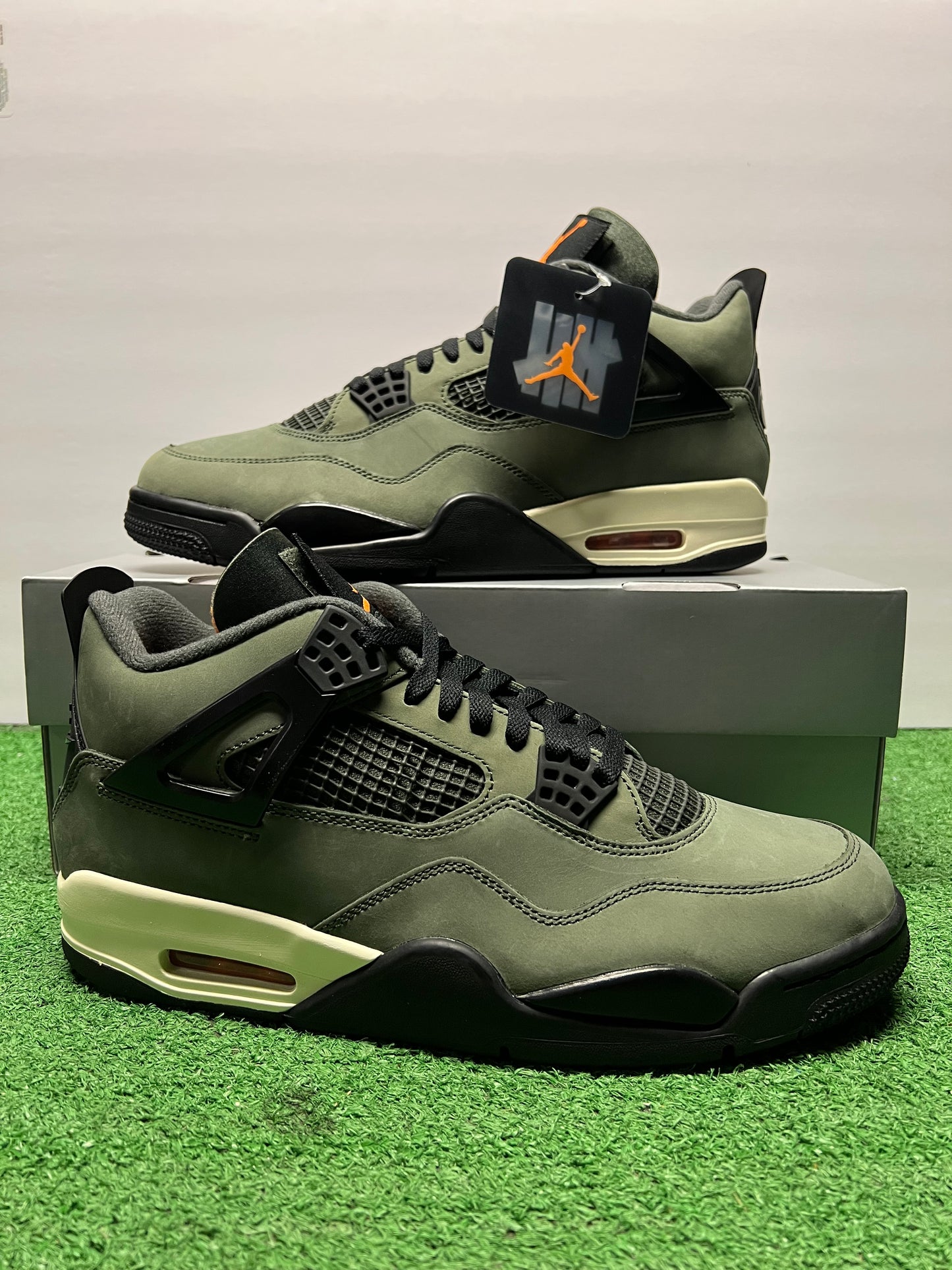 Men’s Air Jordan 4 Undefeated Size 11.5