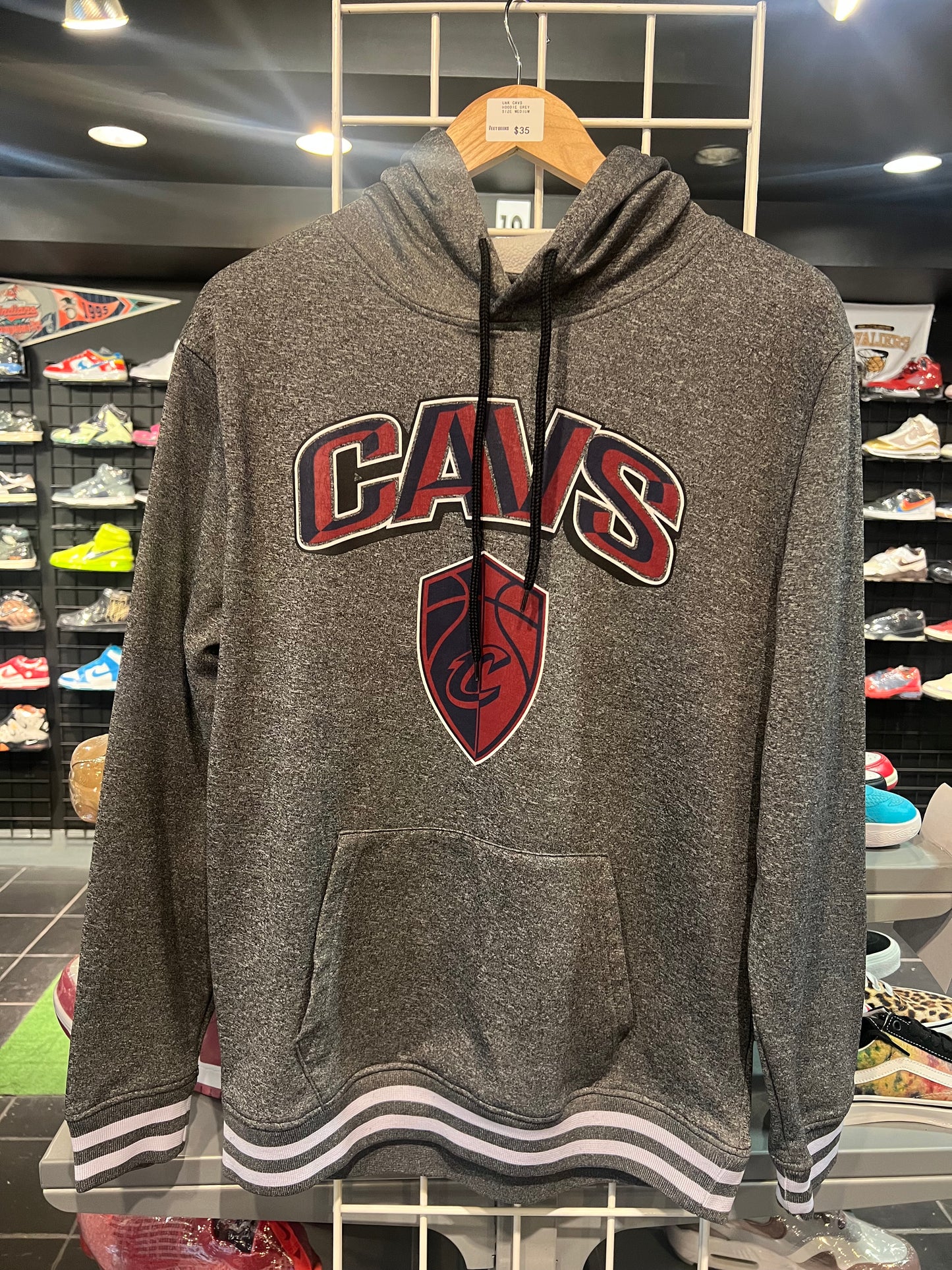 Men’s UNK Cavs Hoodie Size Medium