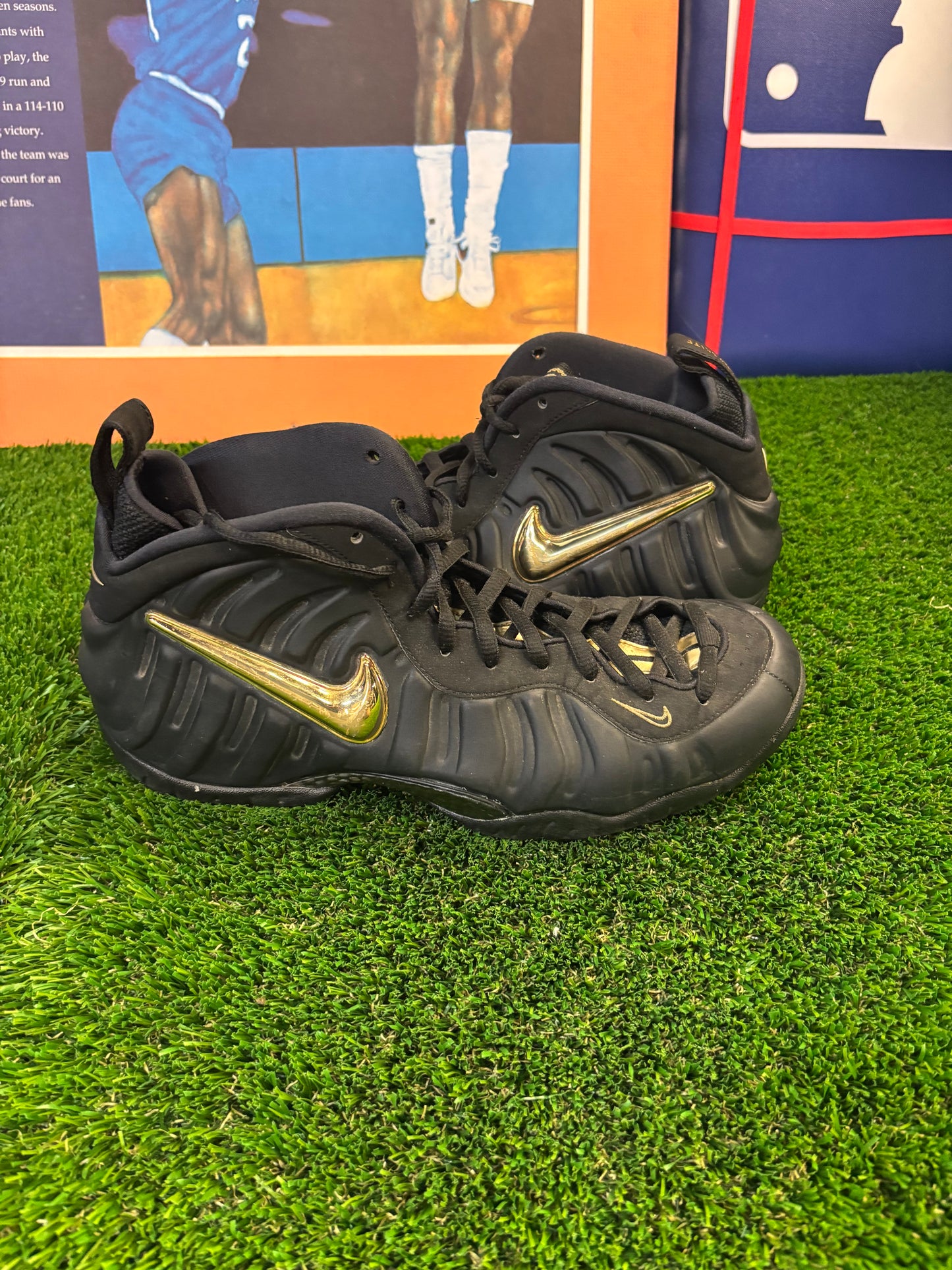 Nike Black Gold Foams Size 10 $150 Men’s