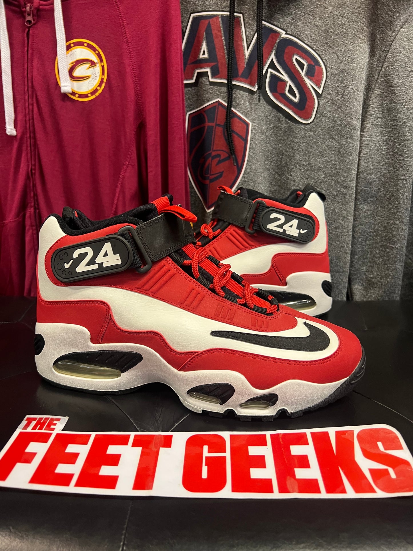 Men’s Nike Air Griffey 1 Cincinnati Reds Sample Size 9 Brand New
