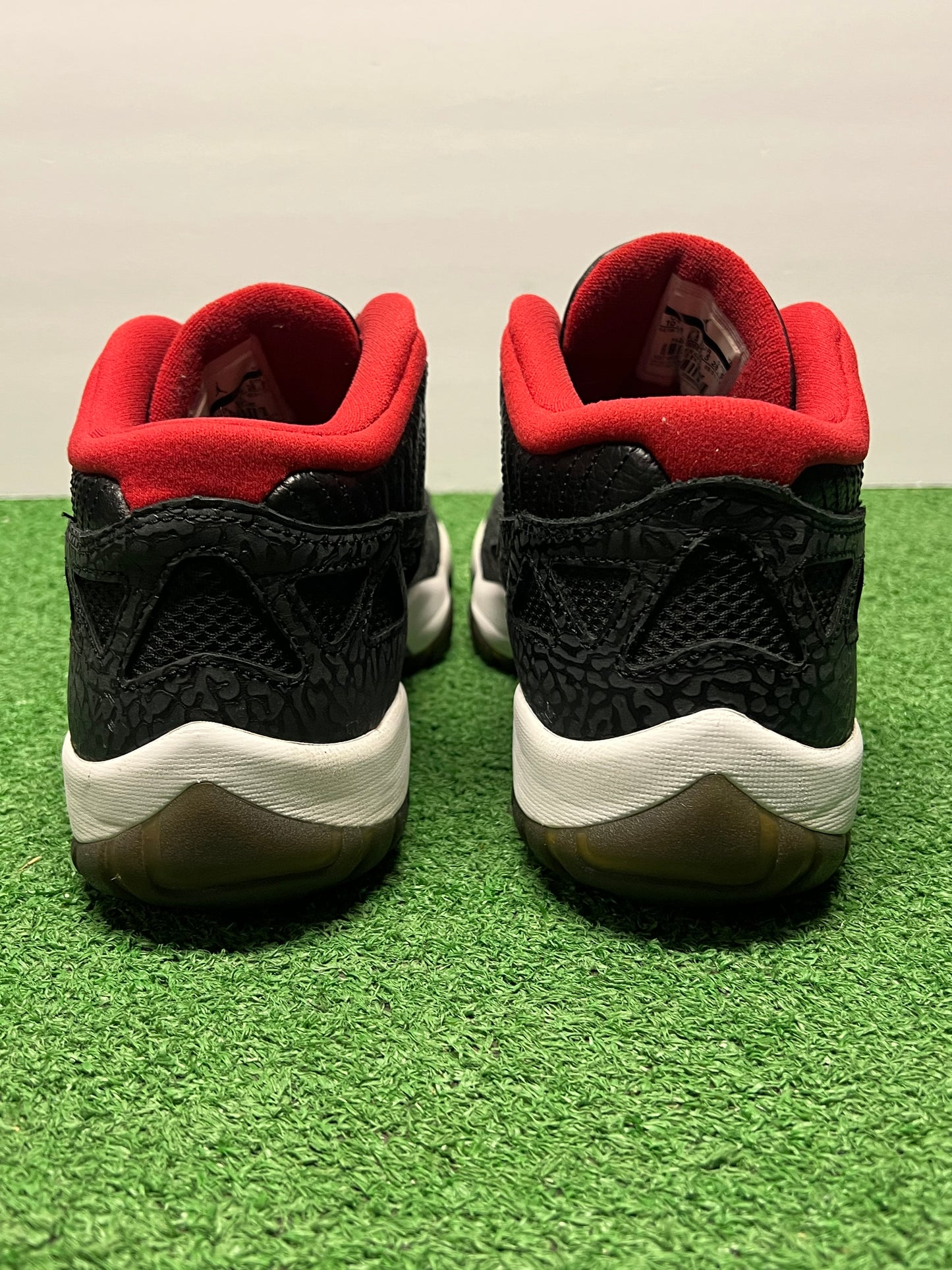 Men’s Air Jordan 11 IE Bred Size 10.5