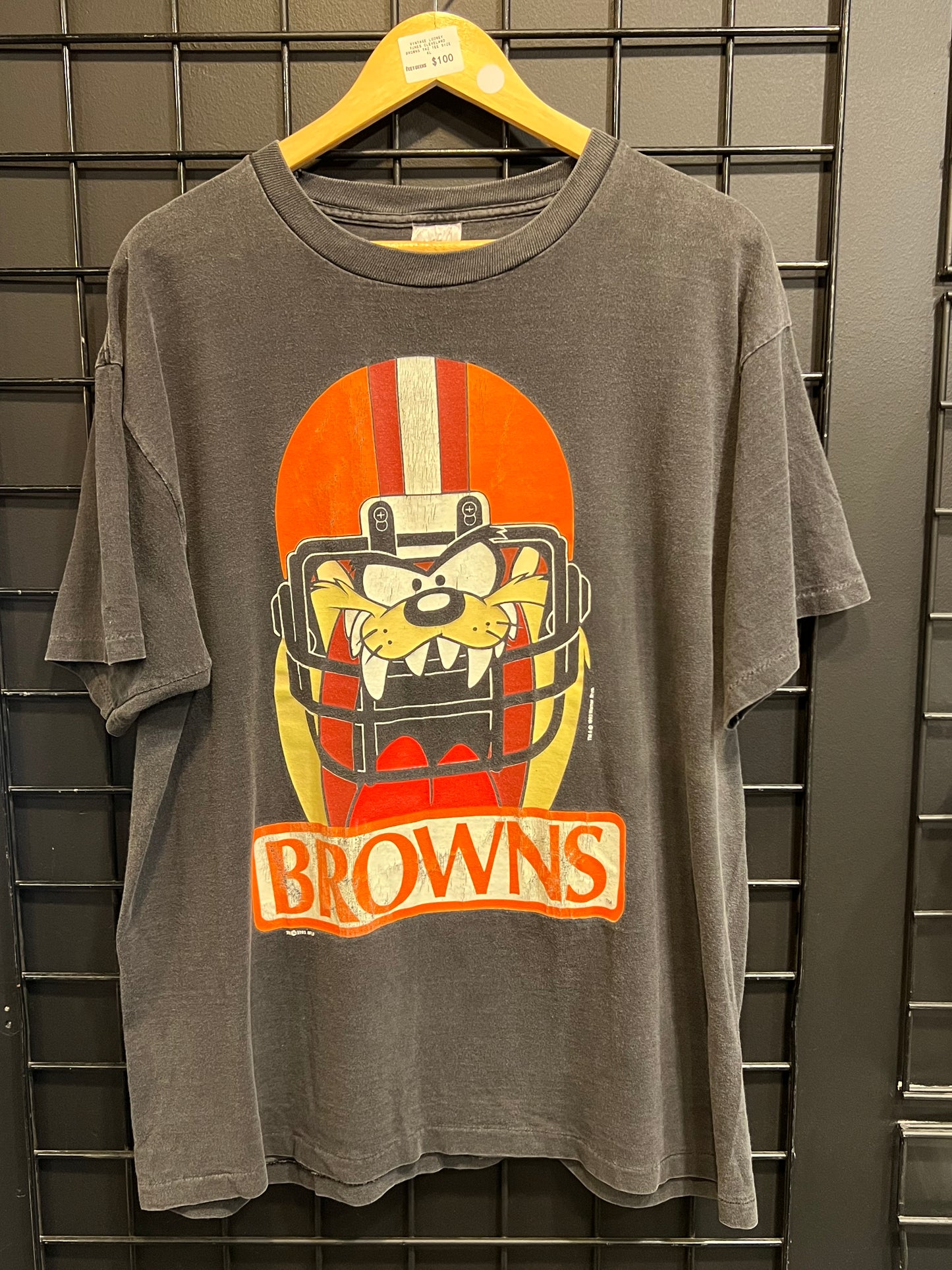 Men’s Vintage Looney Toons Cleveland Browns Tee Size XL