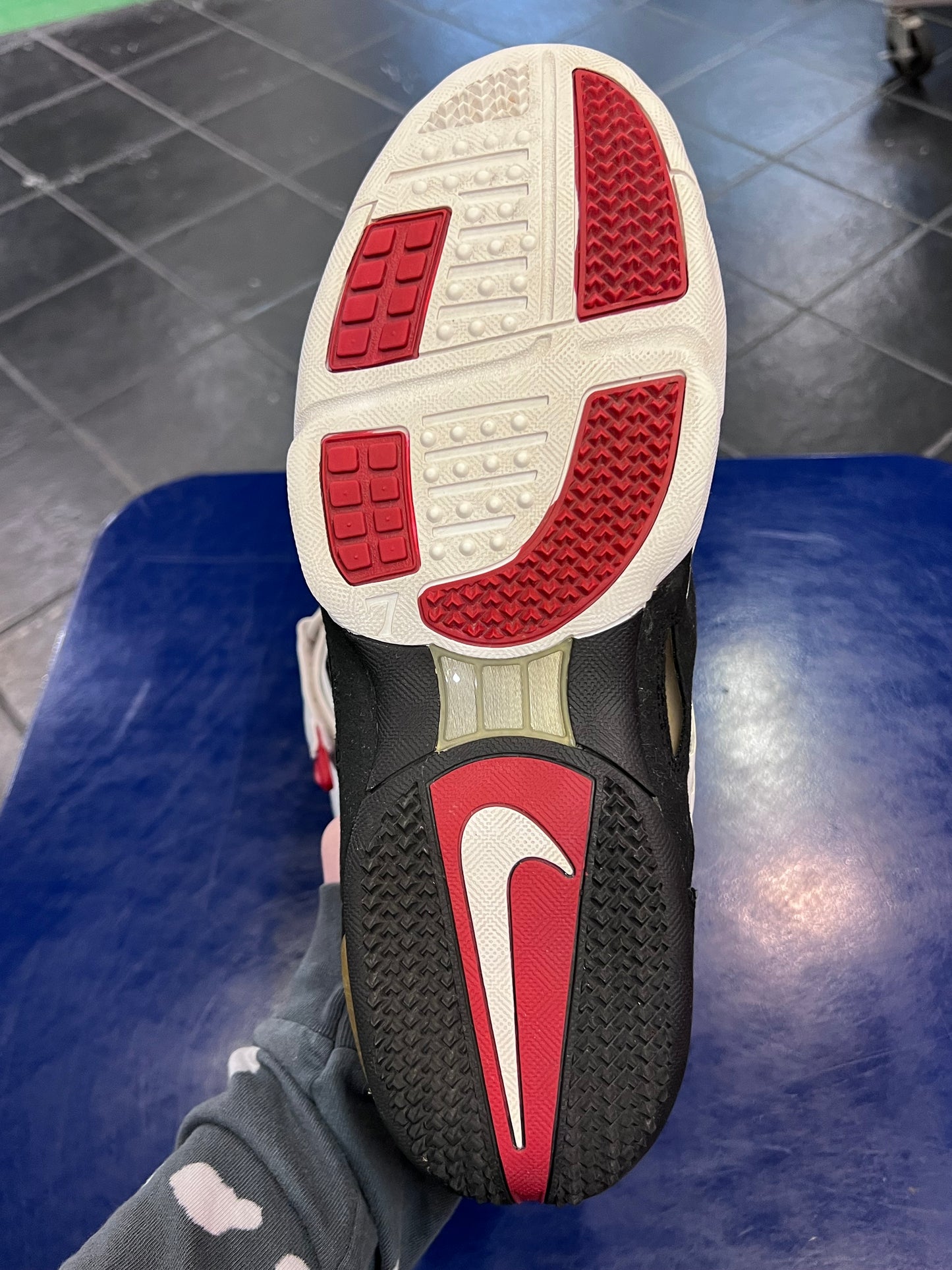 Men’s Nike Air Vick 1 Size 12 with Headband