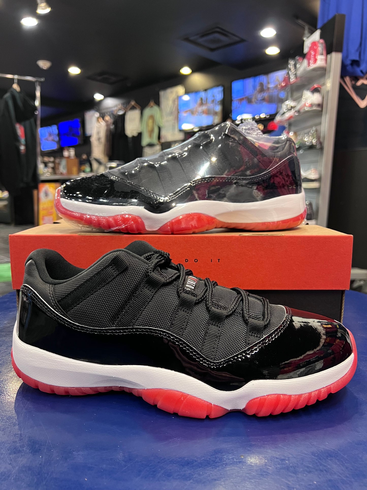 Men’s Air Jordan 11 Low Bred Size 10.5