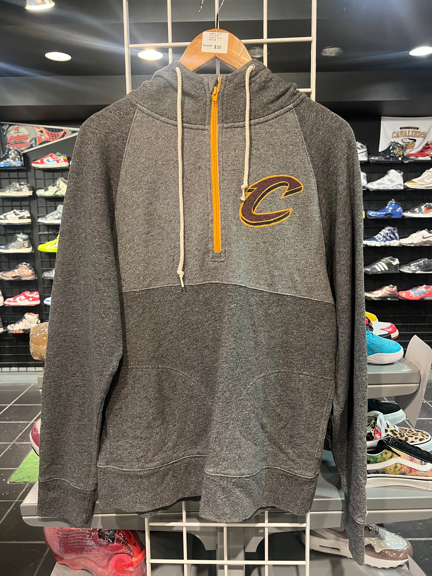 Men’s Cavs Homage Half Zip Hoodie Size Medium