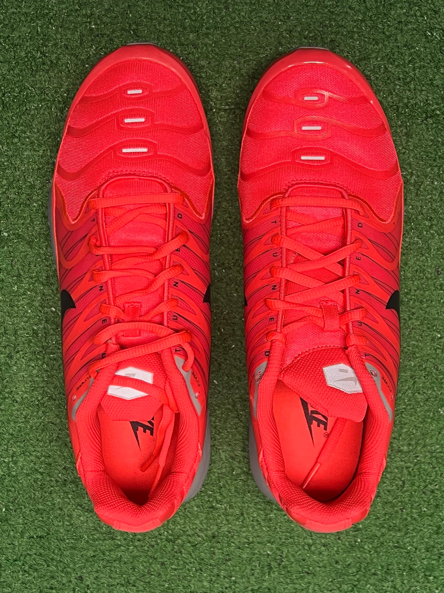 Men’s Nike Air Max Plus Solar Red Size 9.5
