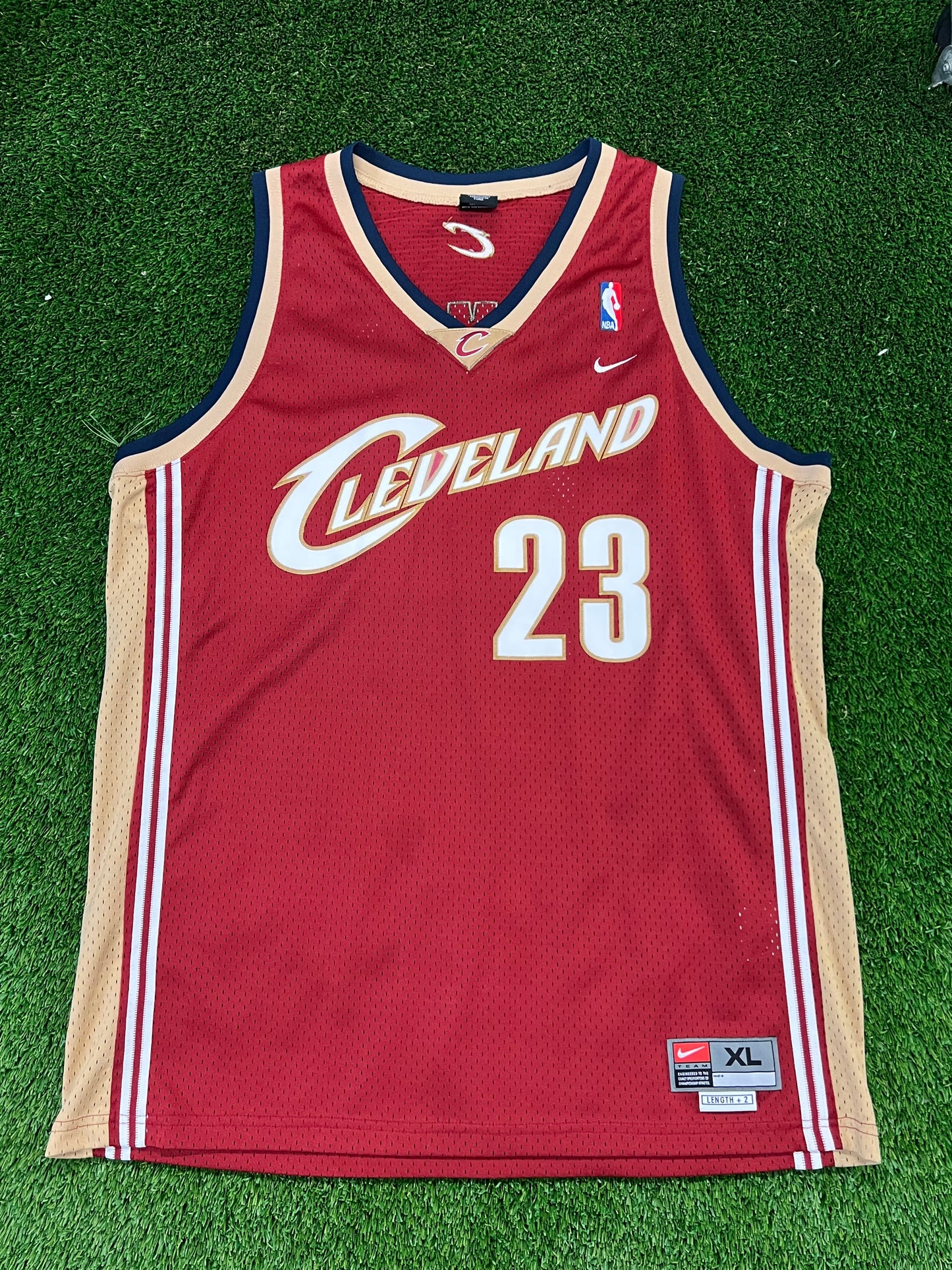 Men’s Vintage LeBron James Nike Jersey Size XL