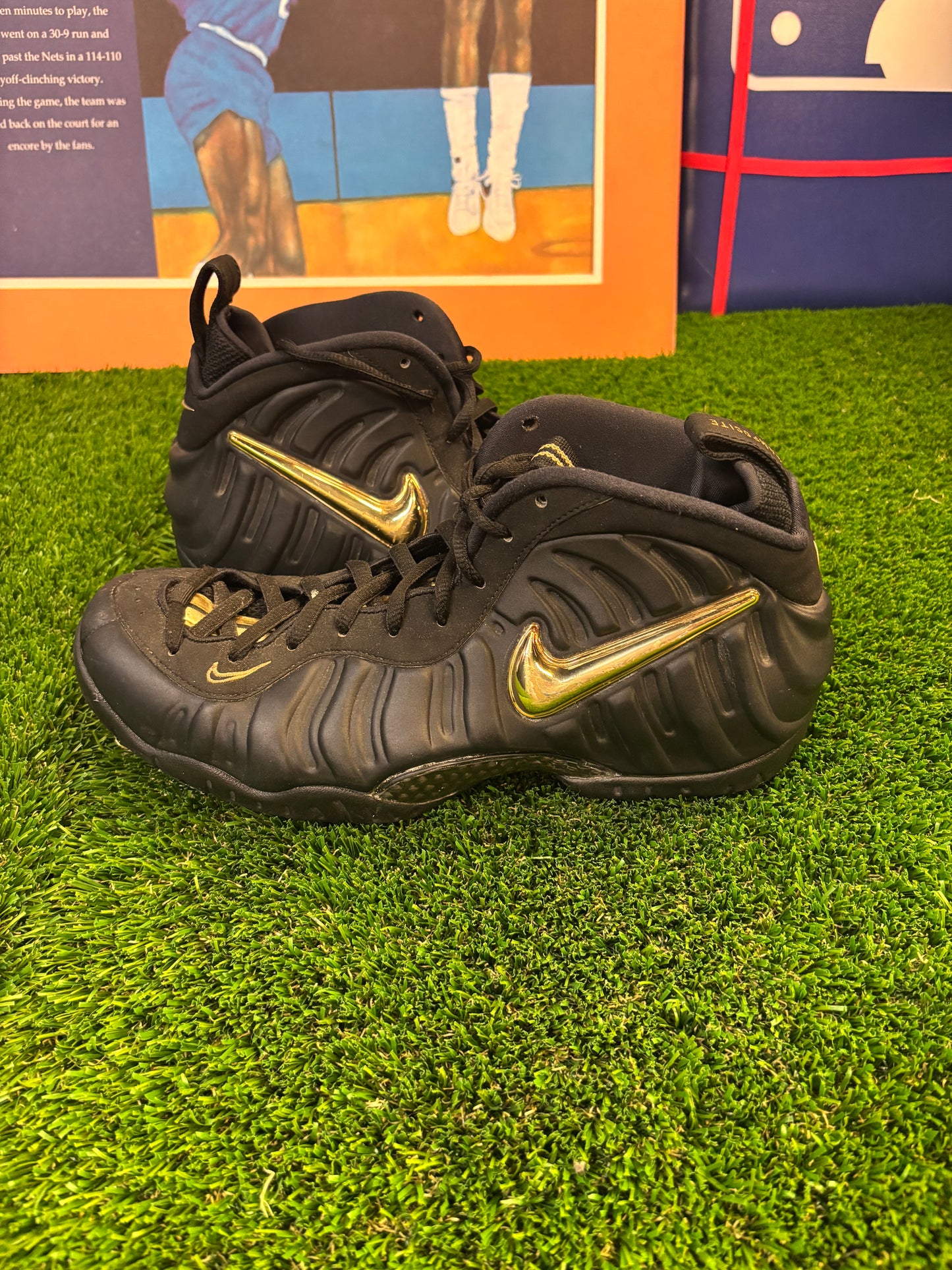 Nike Black Gold Foams Size 10 $150 Men’s