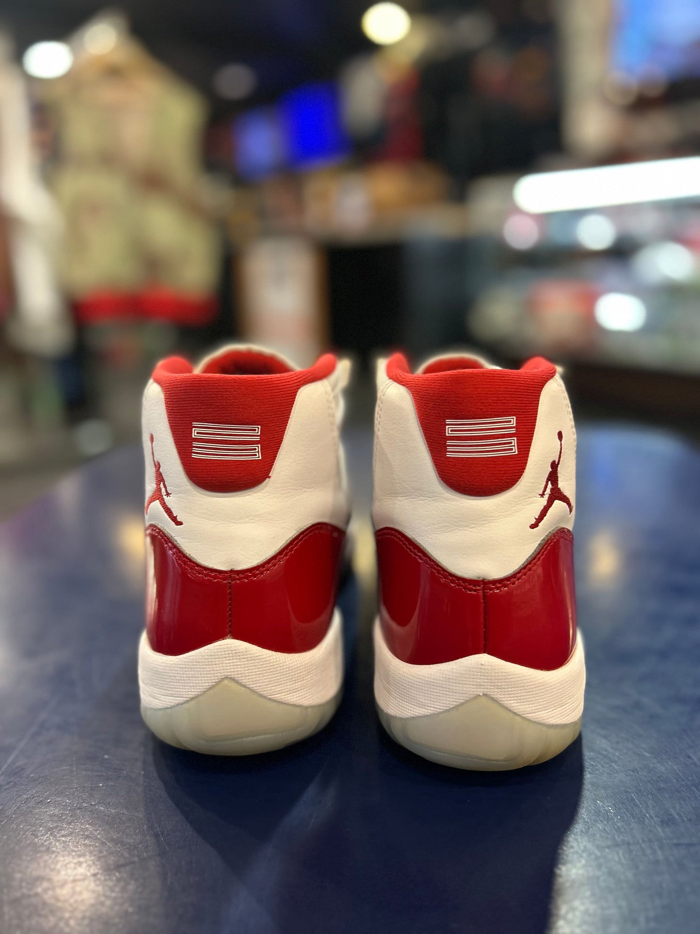 Air Jordan 11 Retro Cherry size 10.5 Men Shoes