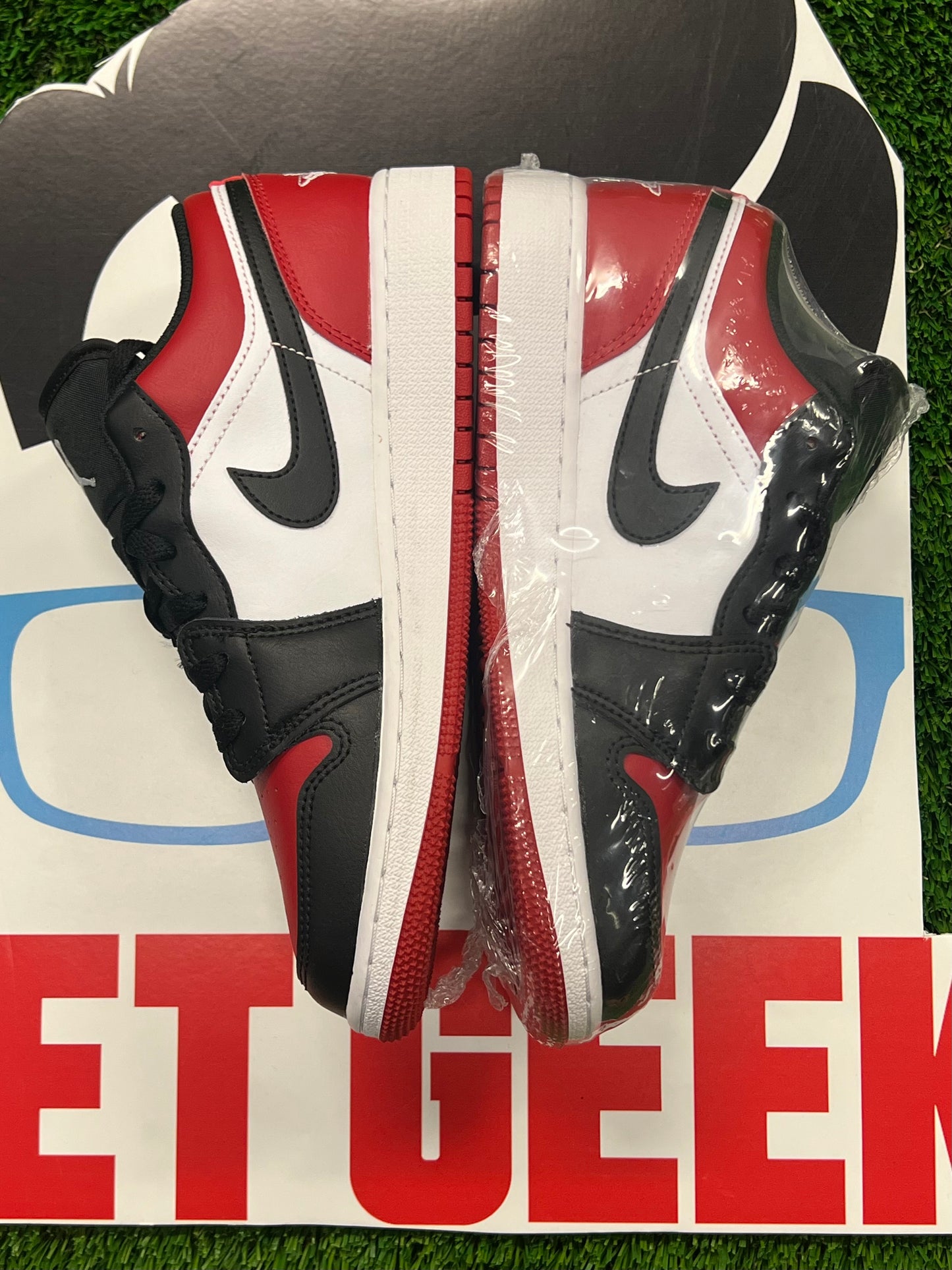 Gradeschool Air Jordan 1 Low Bred Toe Brand New