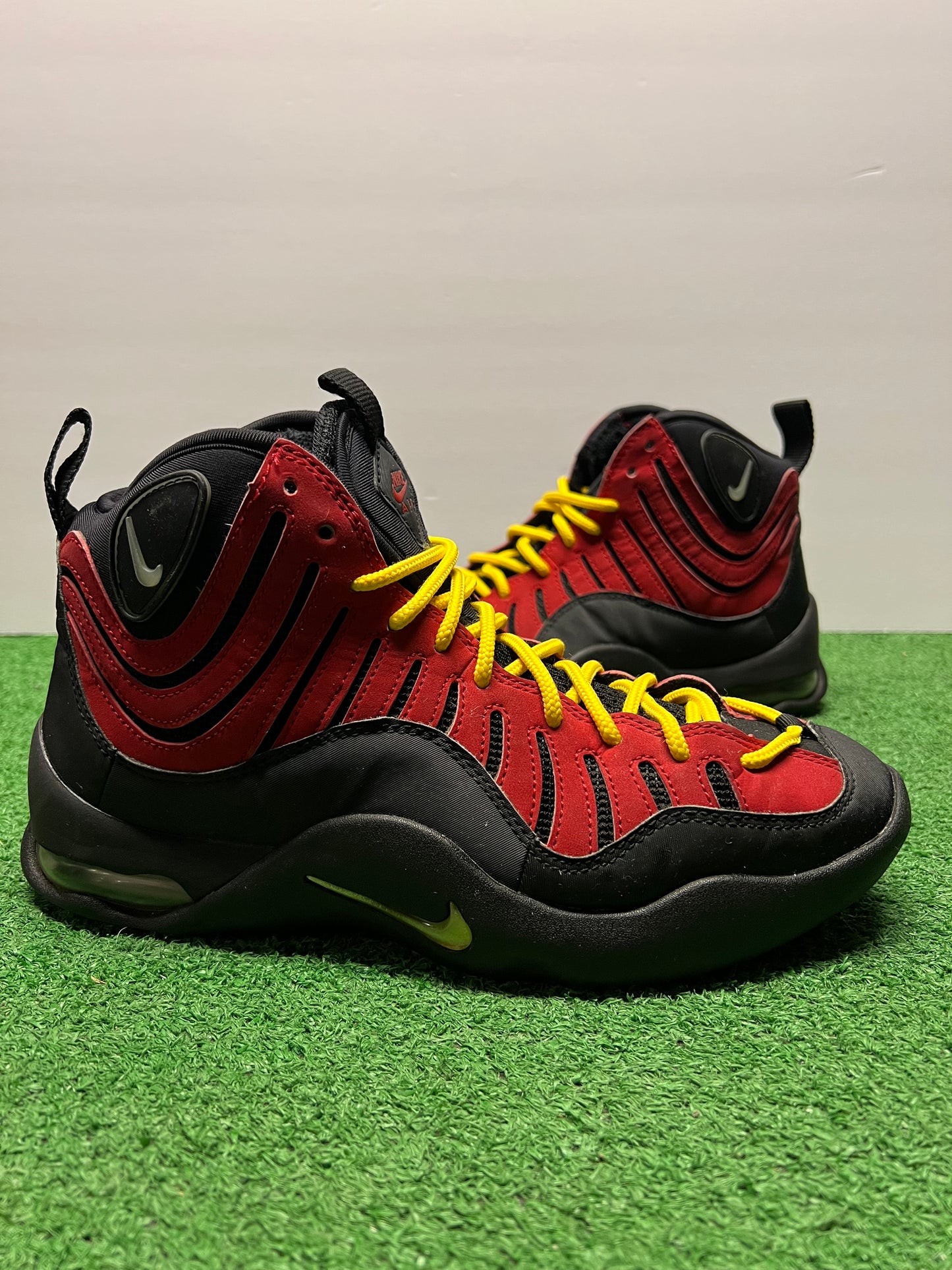 Men’s Nike Air Bakin Size 8