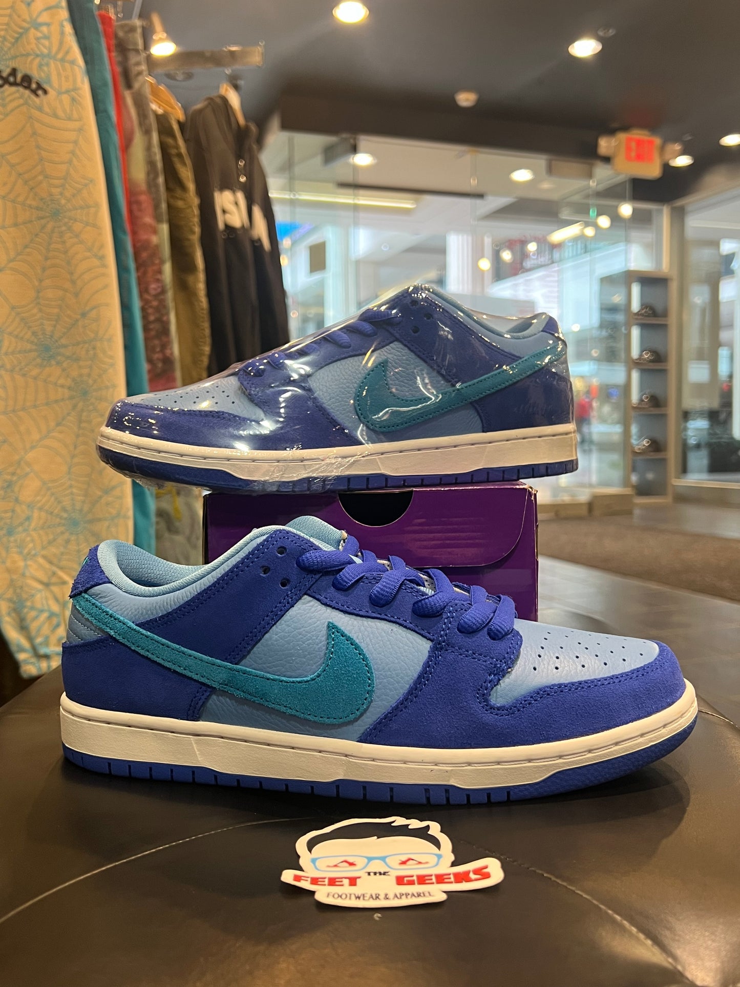Men’s Nike SB Dunk Low Blue Raspberry Brand New