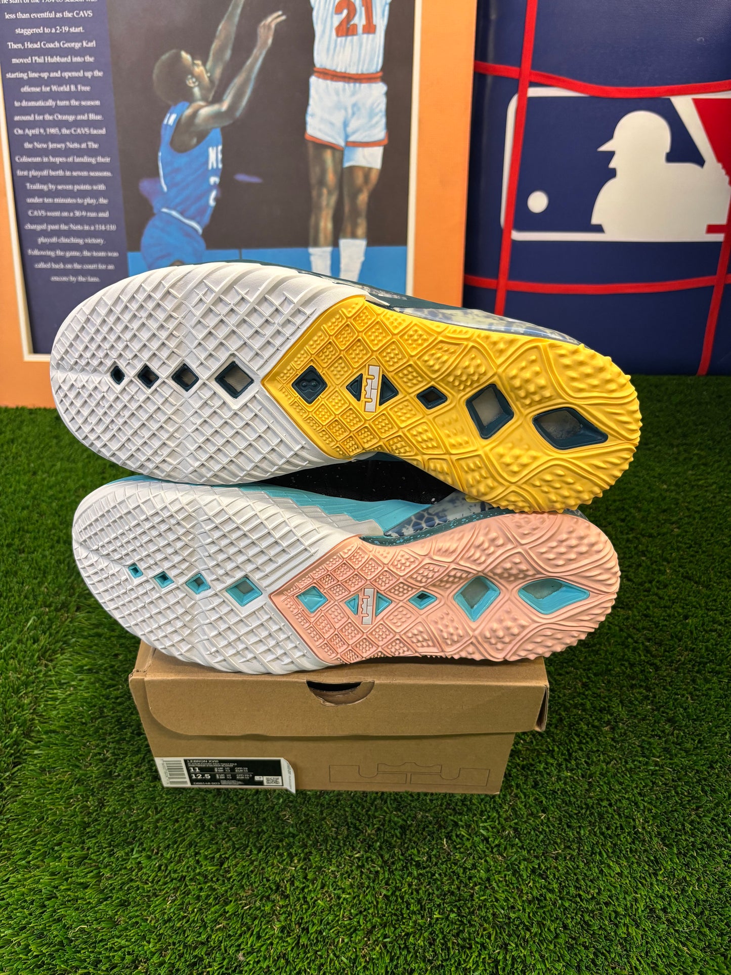 Nike LeBron 18 Reflections Size 11 Mens $225