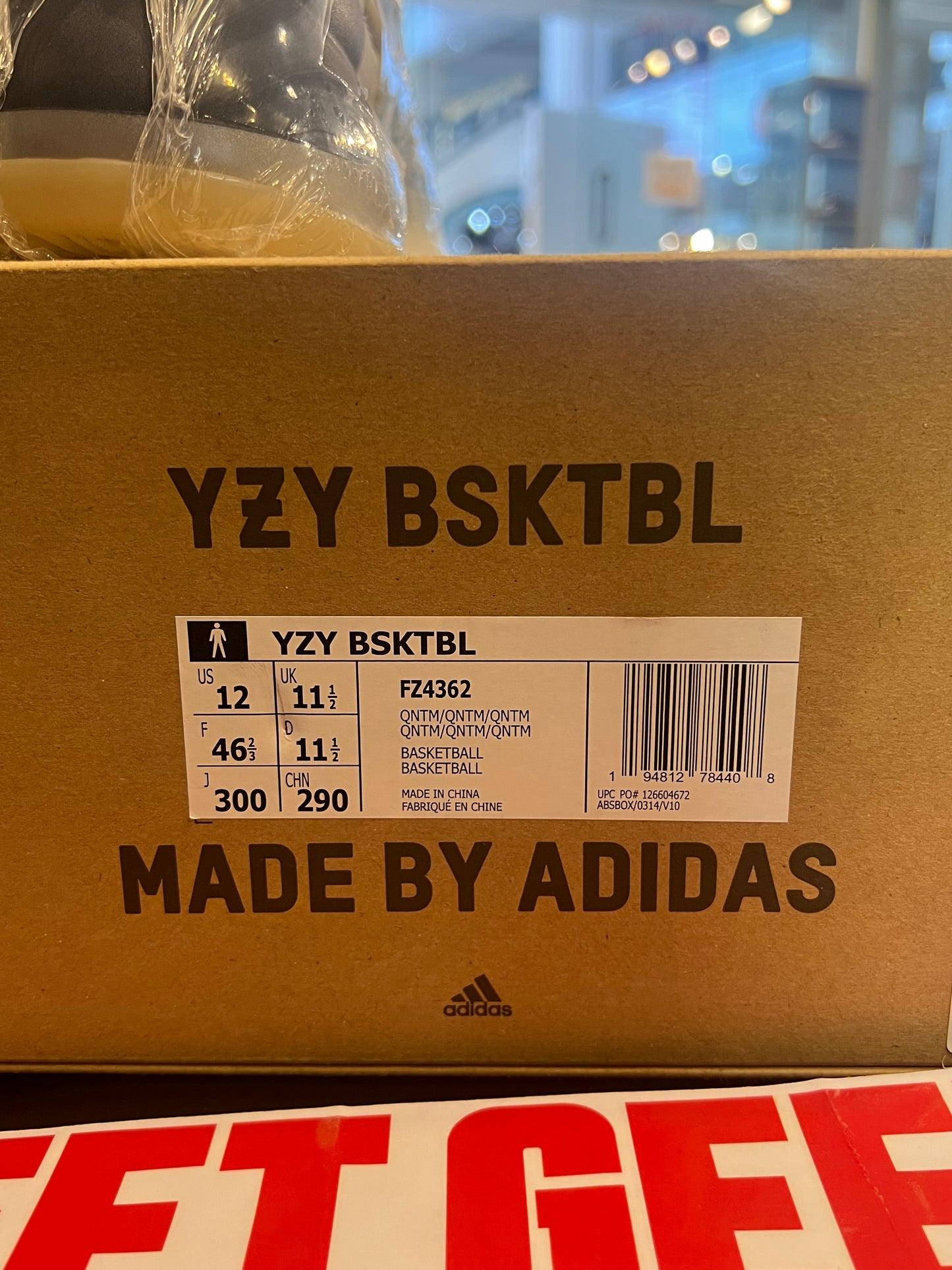 Men’s Adidas Yeezy Basketball Quantum men shoes new with box