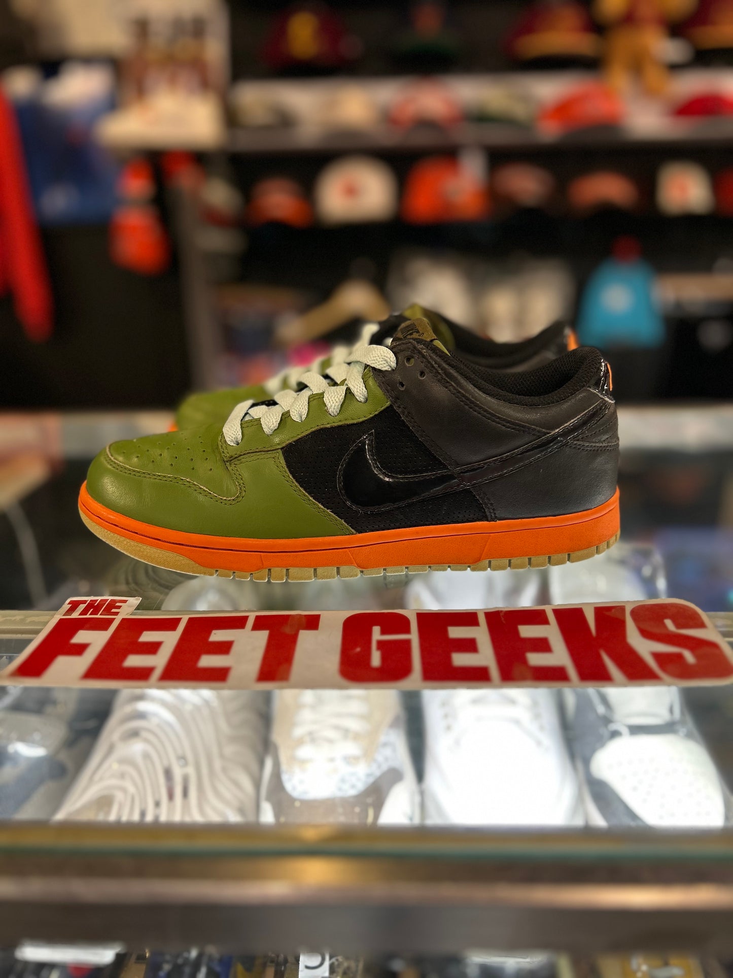Nike Dunk Low Green Mandarin Size 7.5 Men Shoes