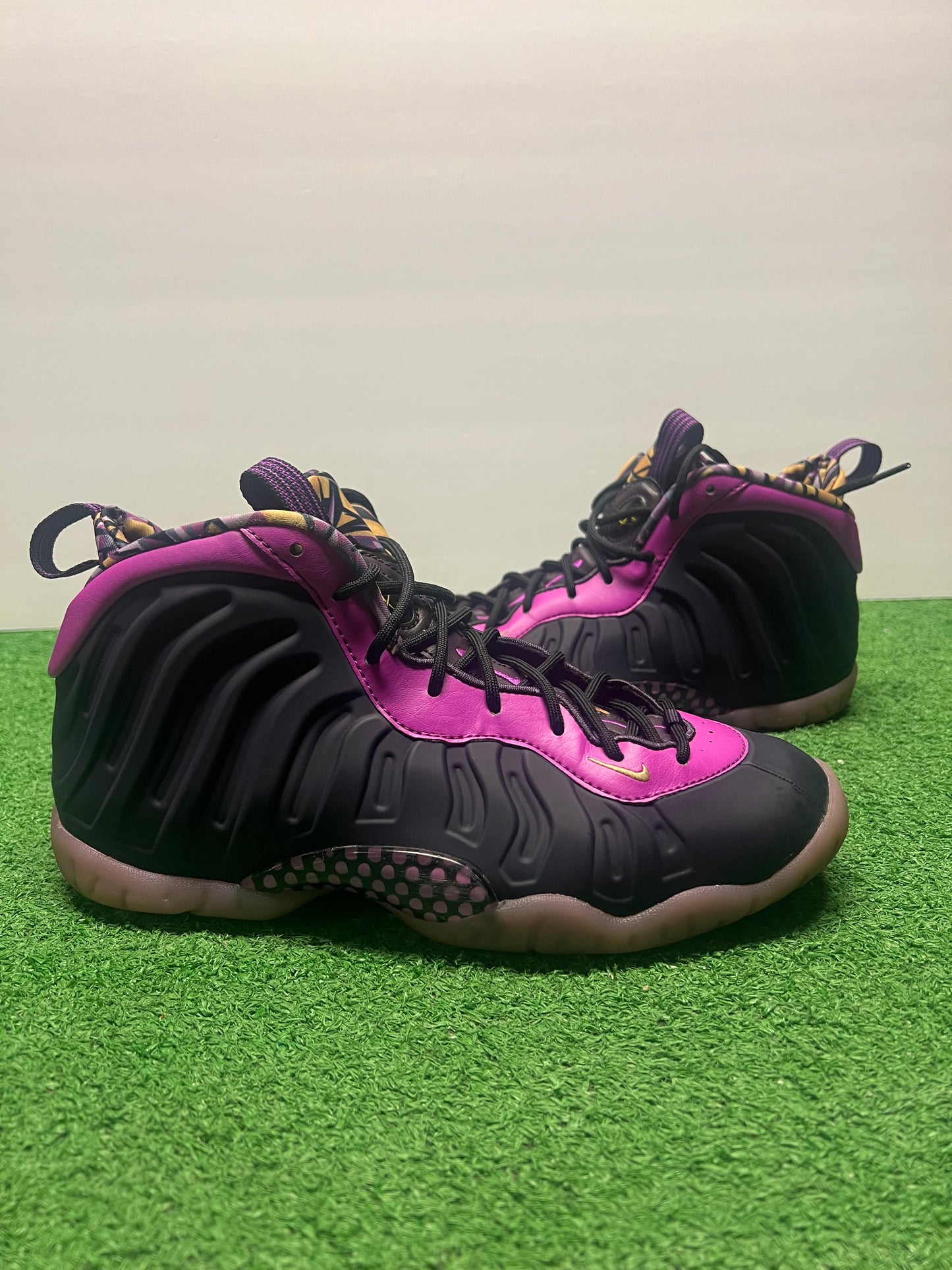 Gradeschool Nike Foamposite One Cave Purple Size 7y