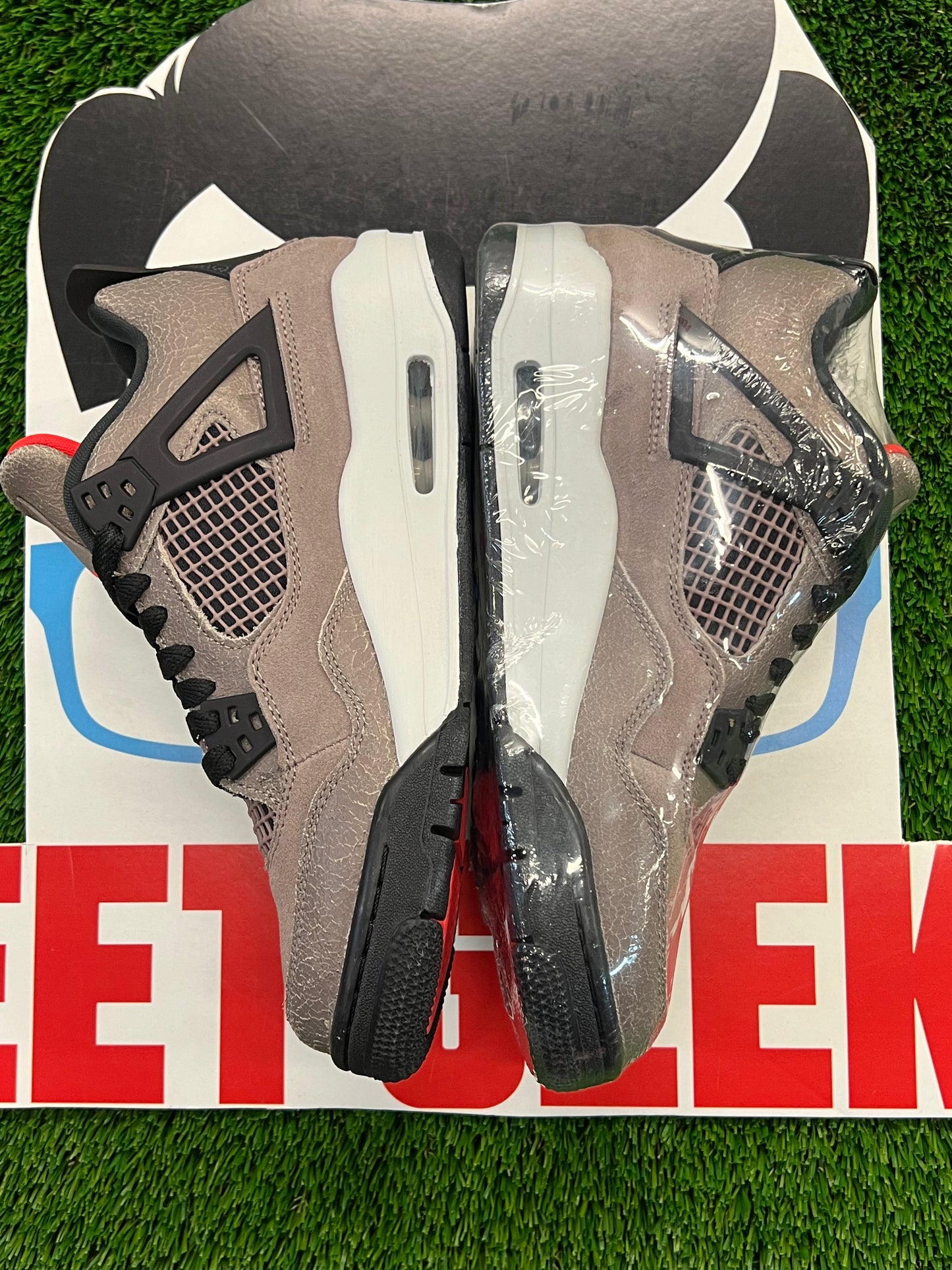 Gradeschool Air Jordan 4 Taupe Haze Brand New