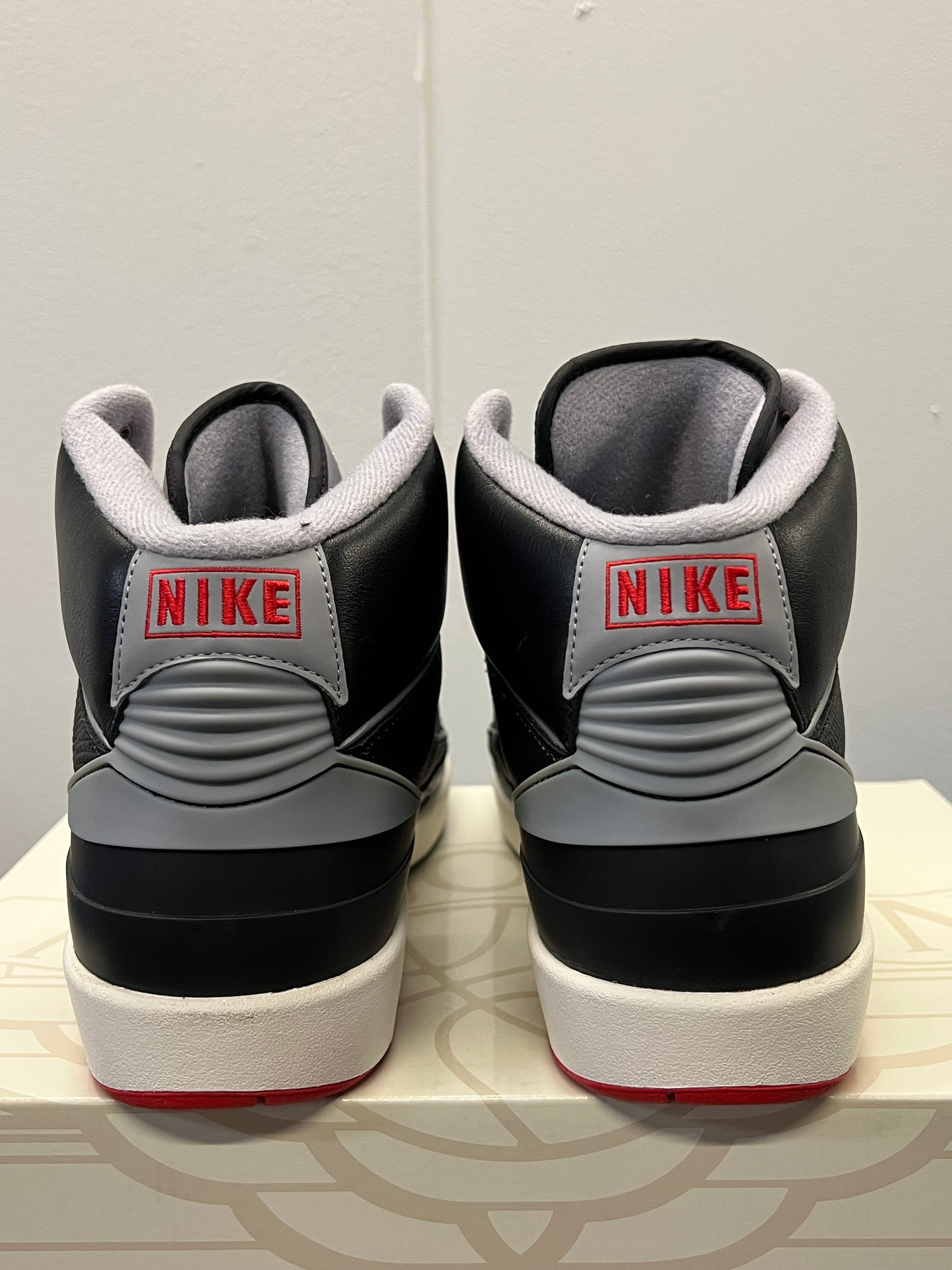 Men’s Air Jordan 2 Black Cement Size 11.5