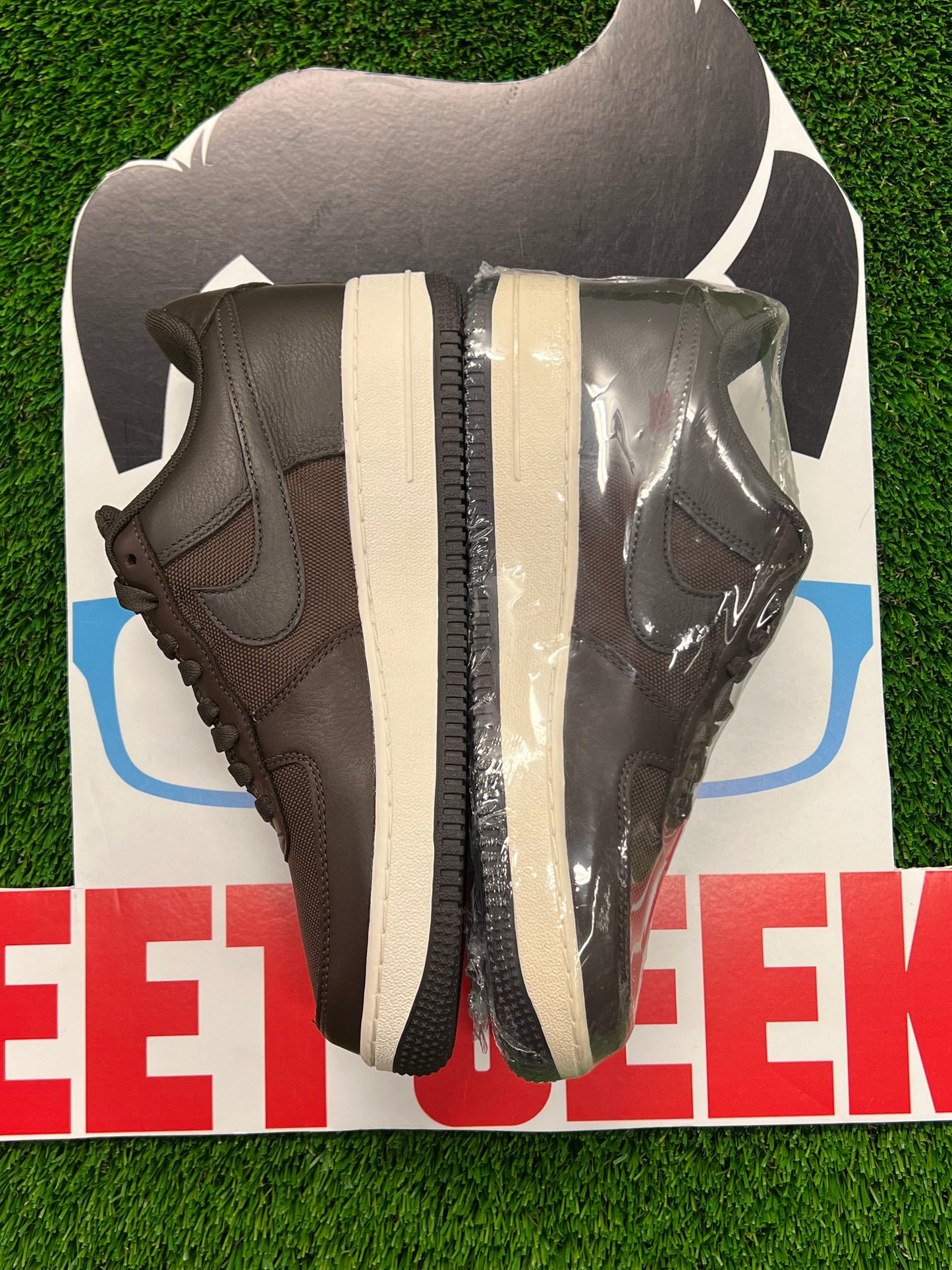 Men’s Nike Air Force One Low Gore Tex Brown Brand New