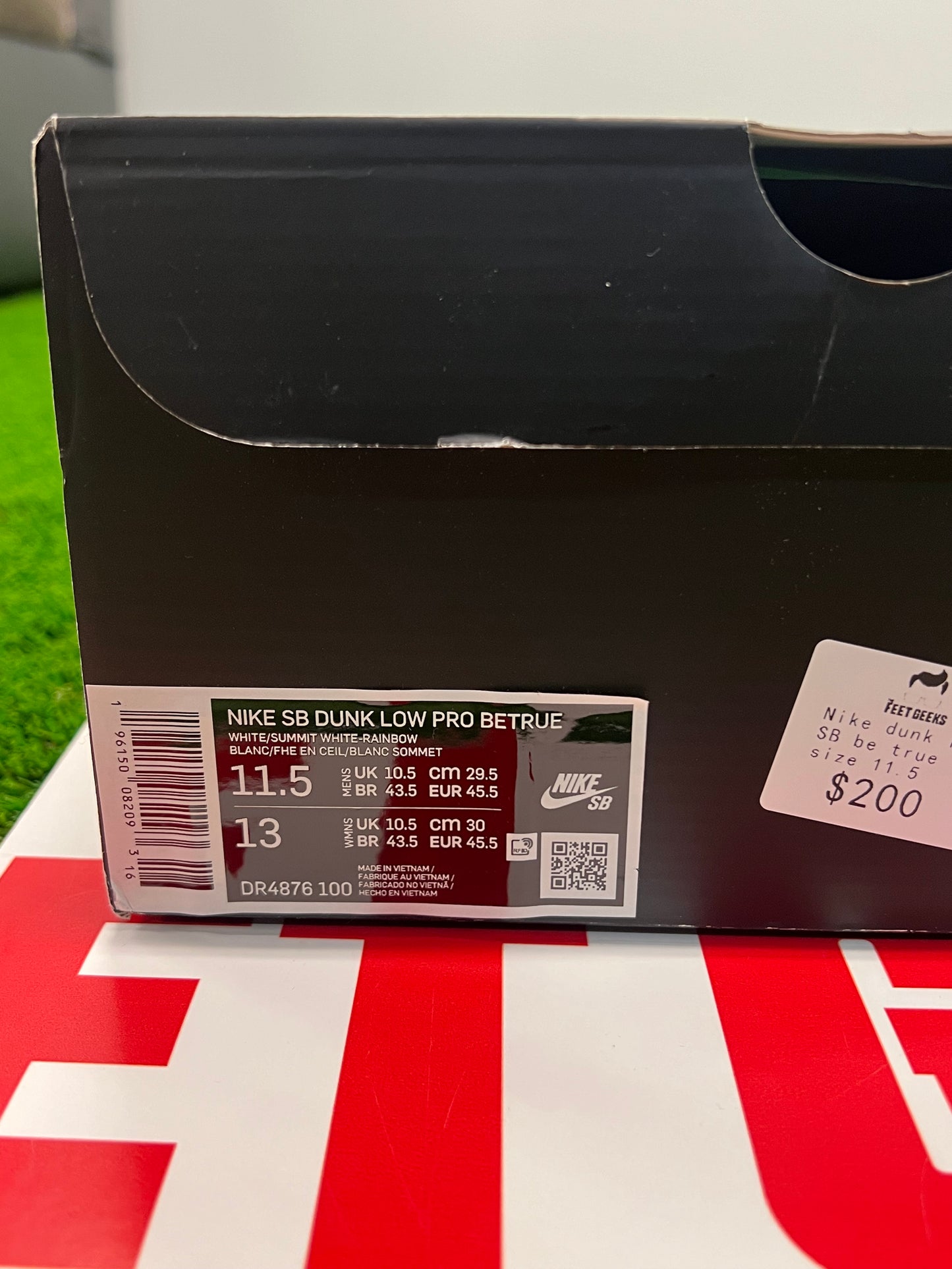 Men’s Nike SB Dunk Low Be True Brand New