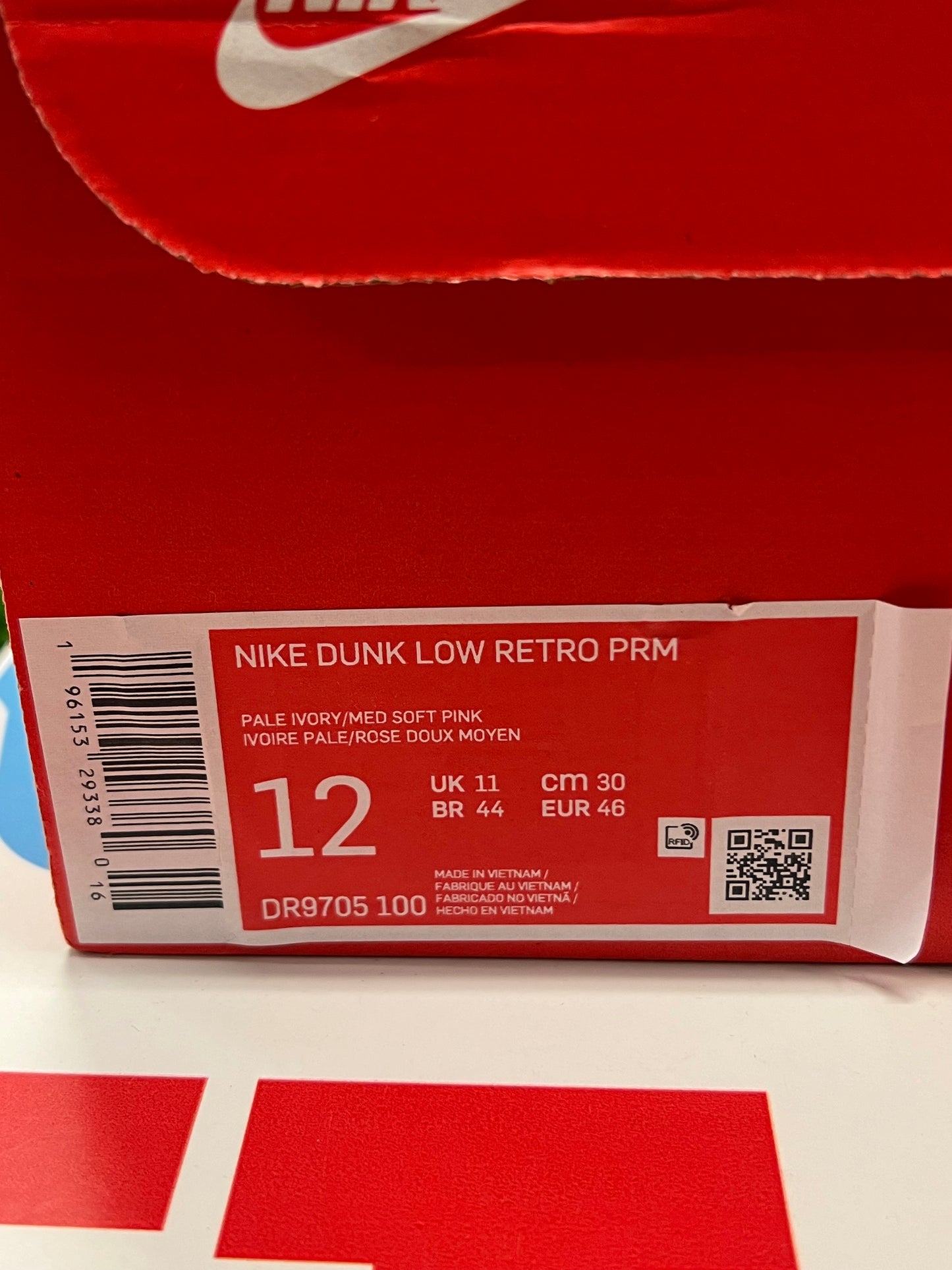 Men’s Nike Dunk Low Valentines Day Brand New