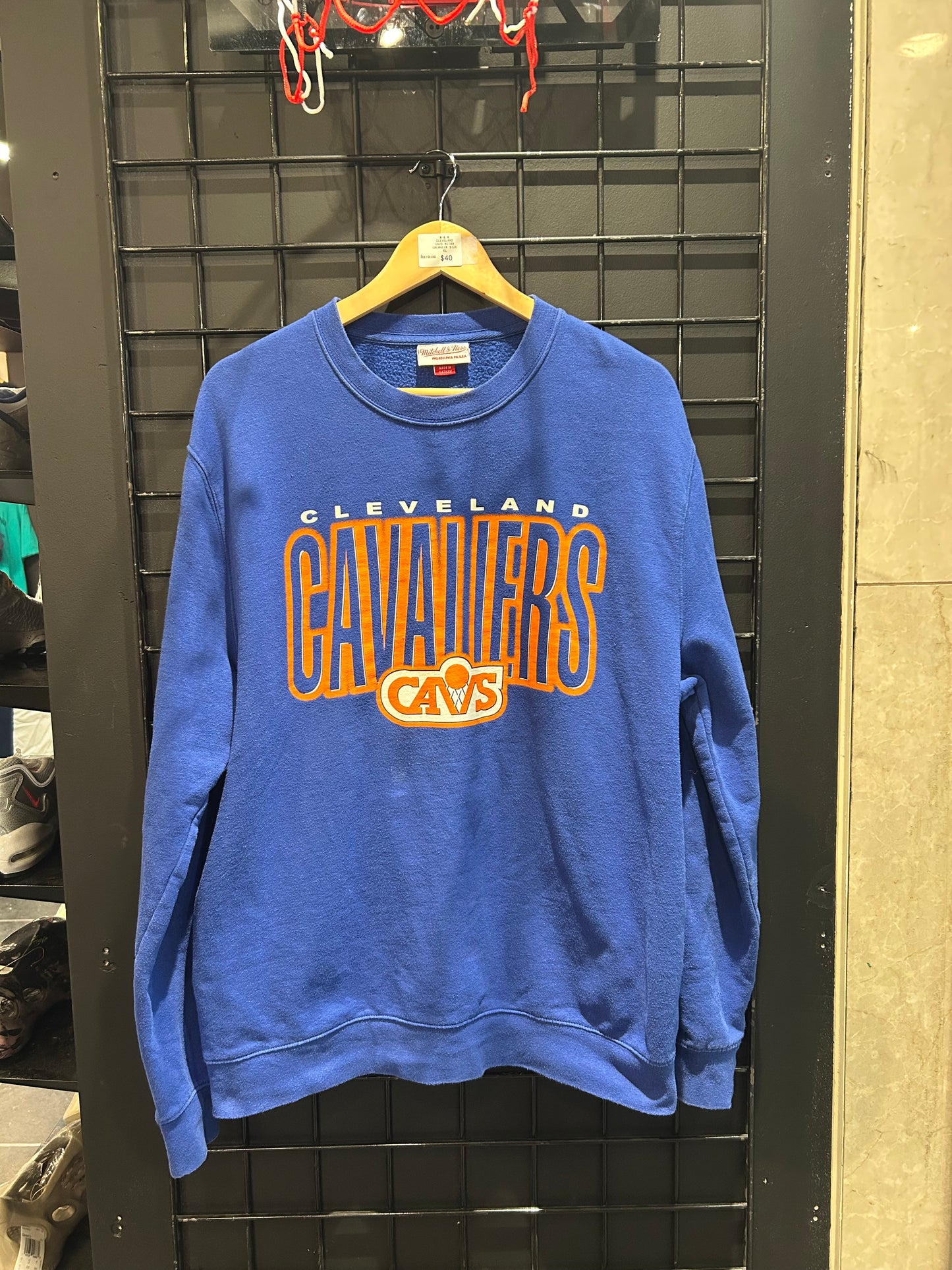 Mitchell and Ness Cleveland Cavaliers Retro Logo Crewneck size XL