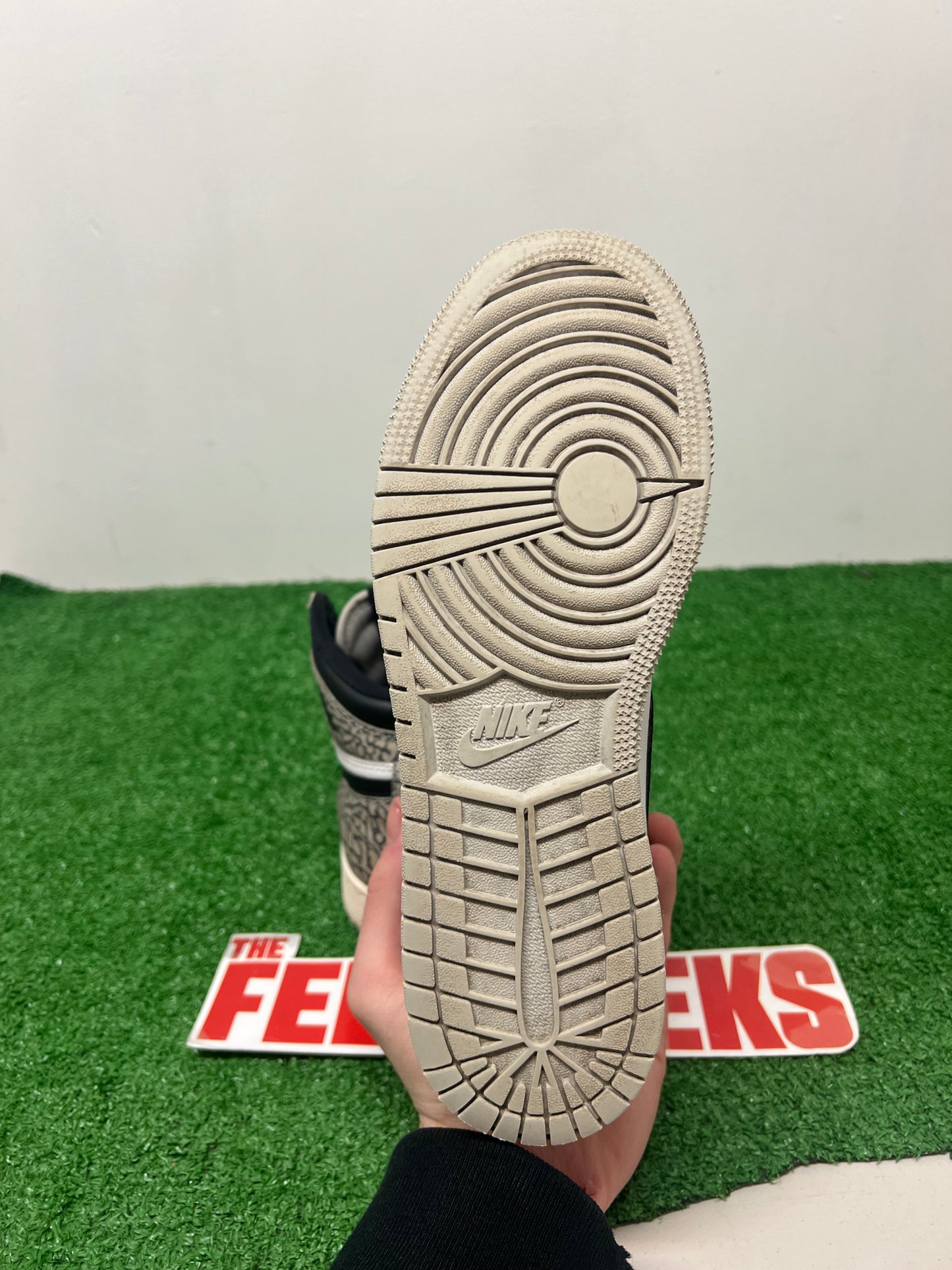 Gradeschool Air Jordan 1 Cement Grey Size 6.5y