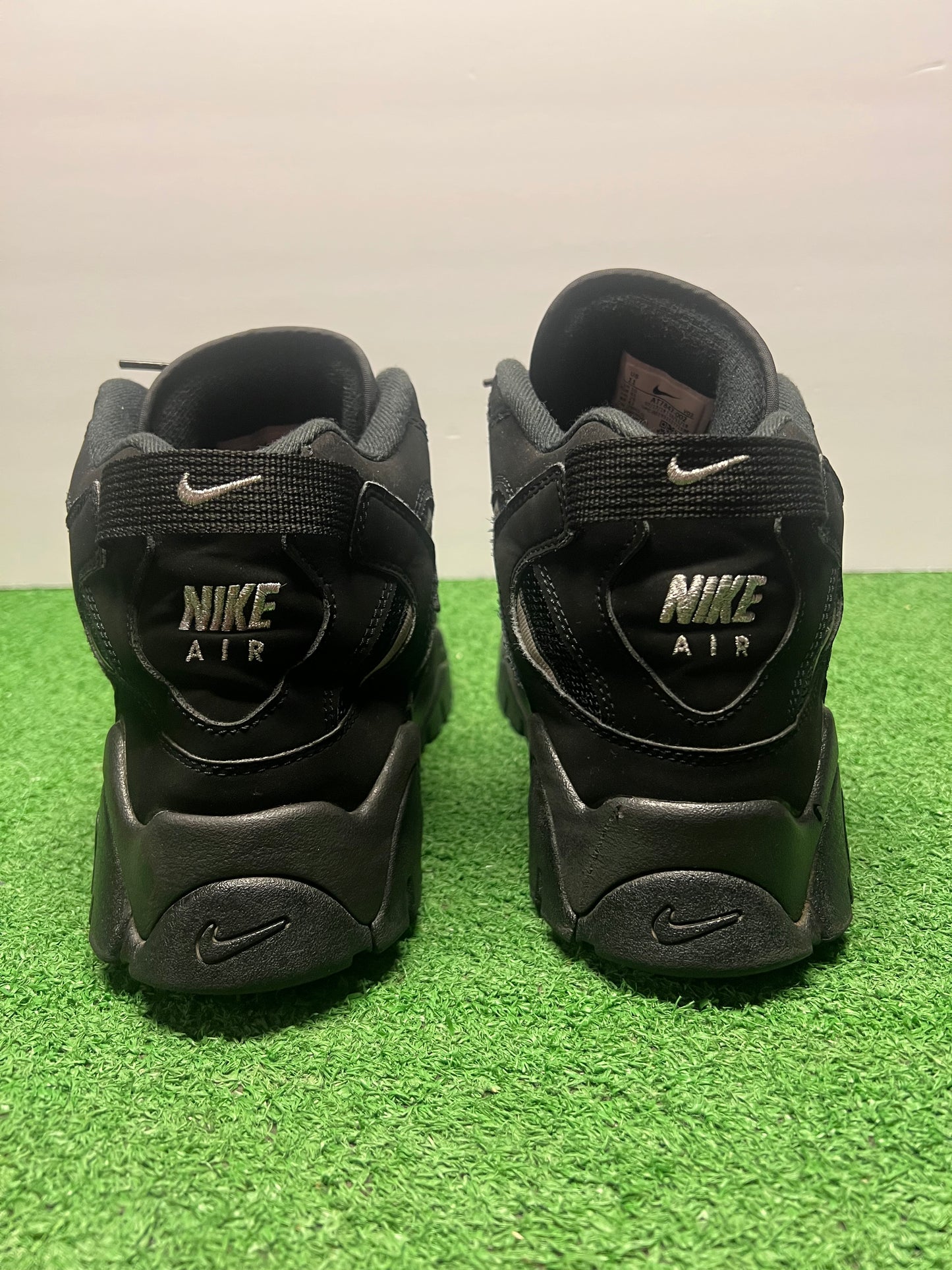 Men’s Nike Air Barrage Size 11