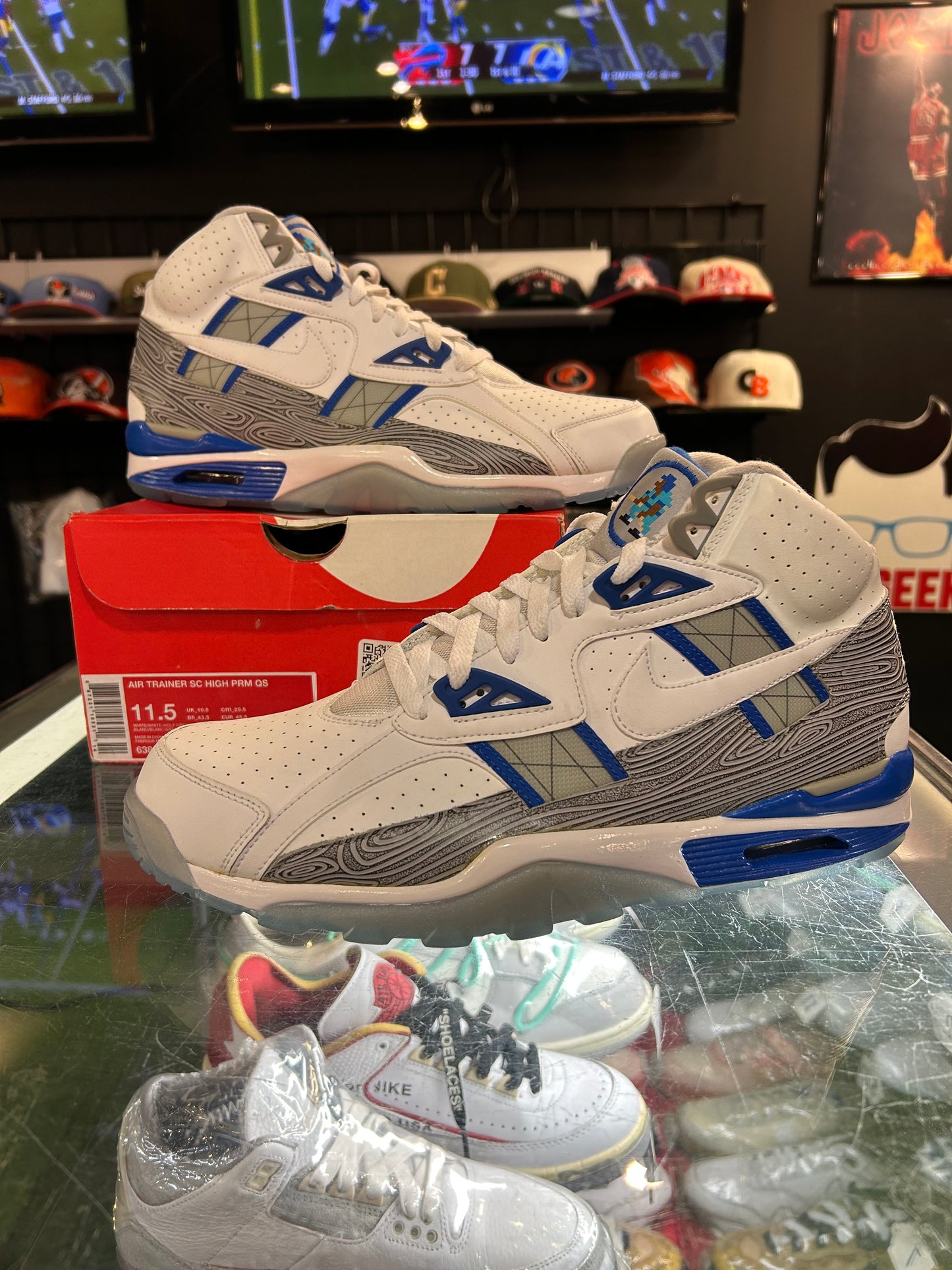 Men’s Nike Air Trainer Bo Jackson Broken Bats