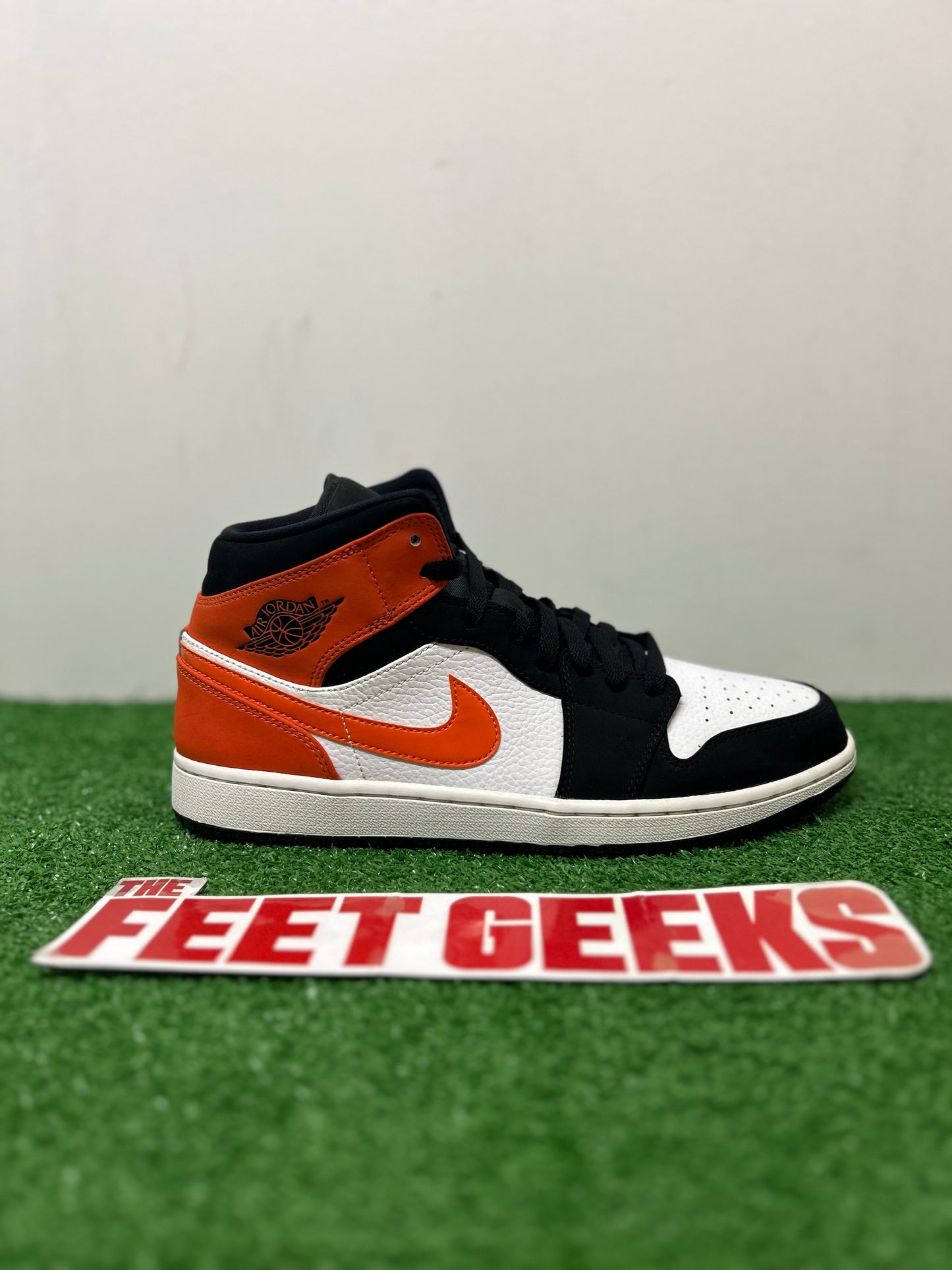 Air Jordan 1 Mid Starfish Size 11 Men Shoes